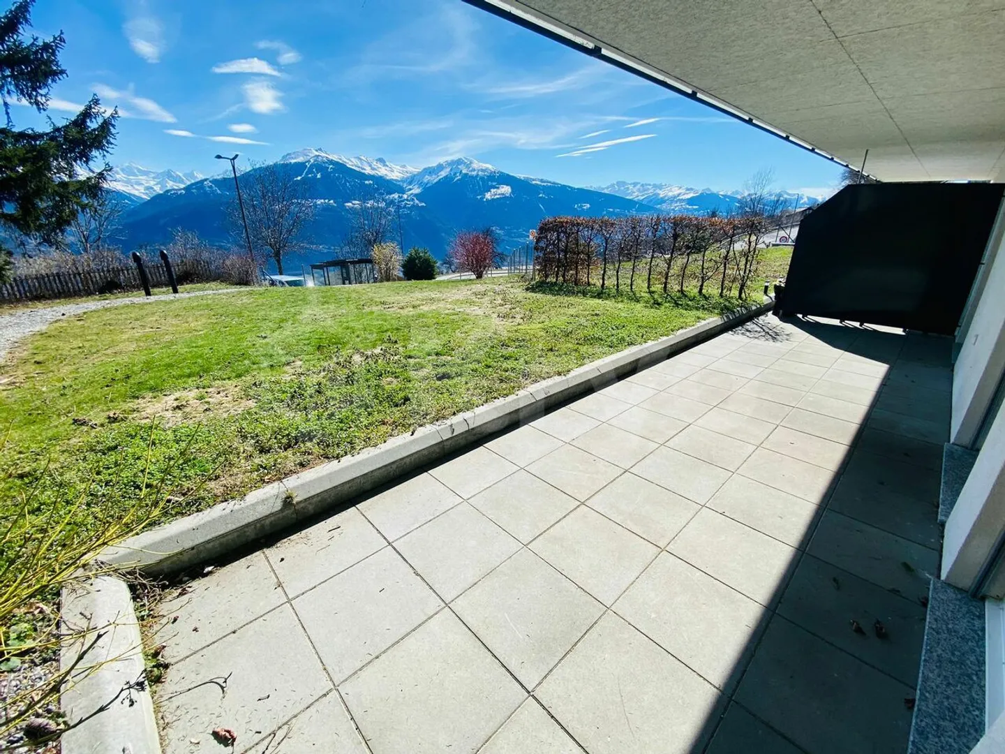 Apartment for rent - Photo 2 of 7