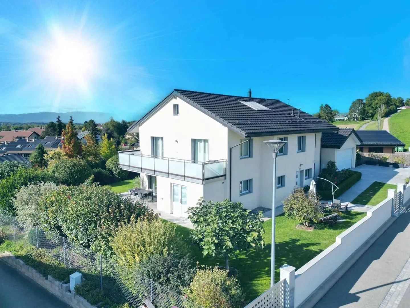 Superb individual property with 7.5 rooms - Photo 1 of 12