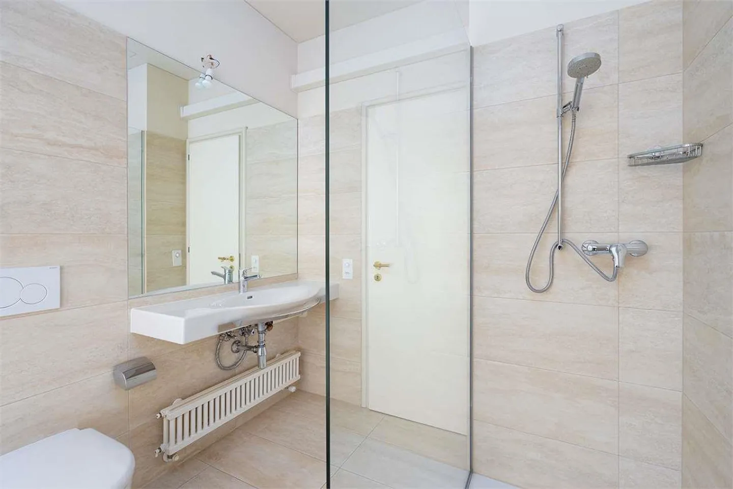 3.5 Room Apartment with Lake View in Lugano Cassarate - Photo 6 of 6