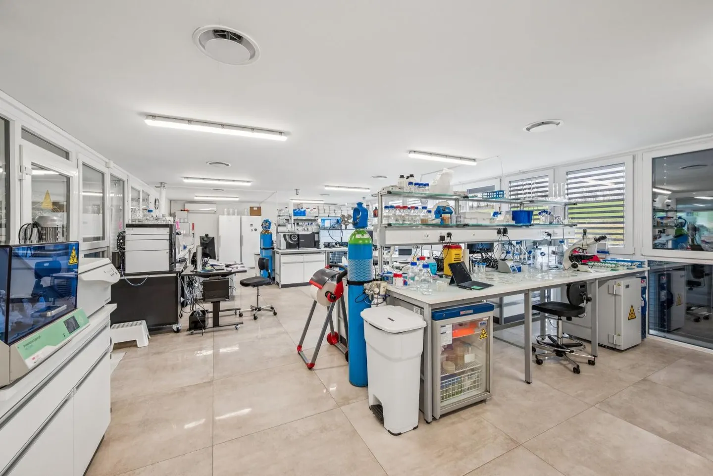 Laboratory space with offices for rent - Chavornay - Photo 8 of 9