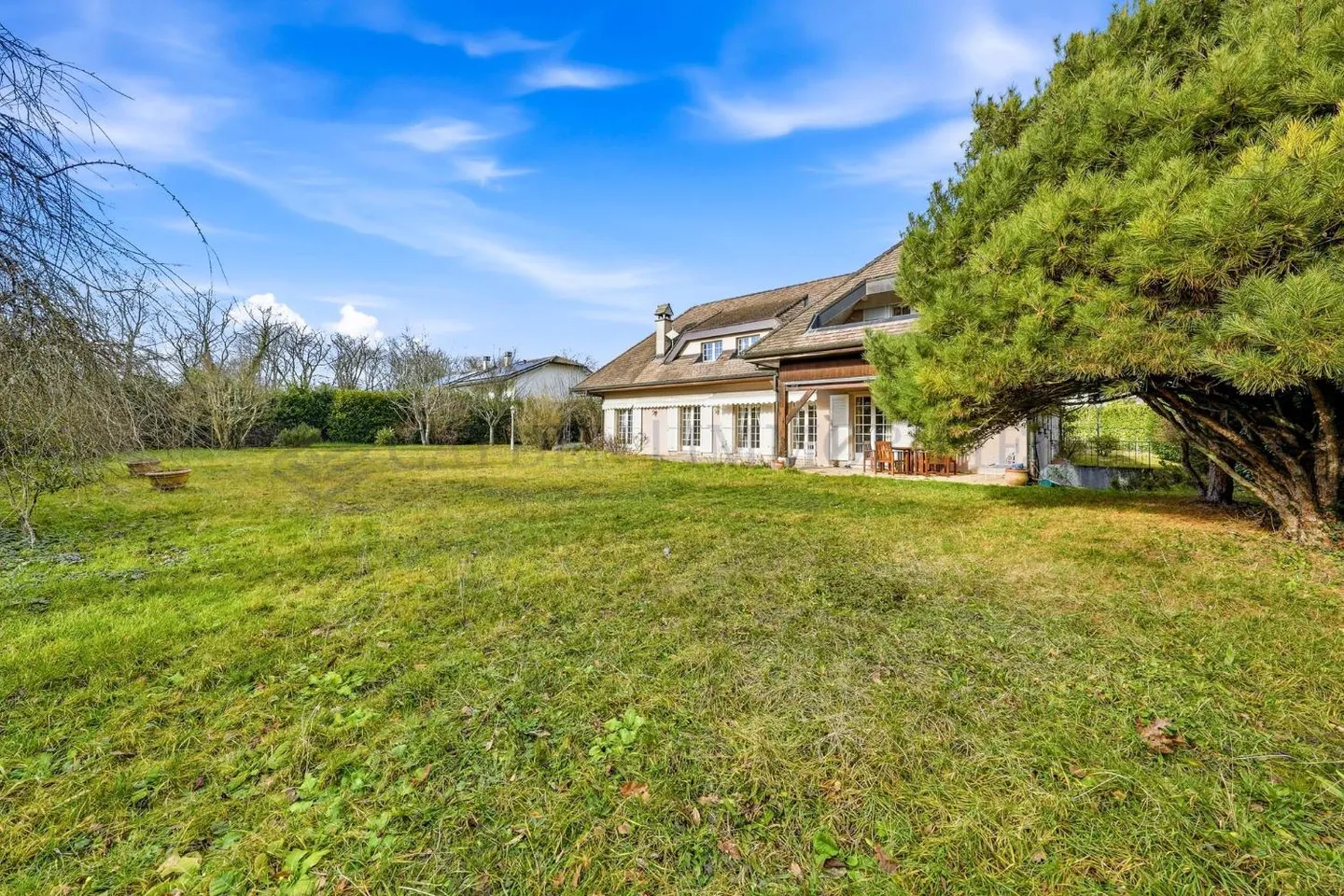 7-room House - Photo 2 of 9