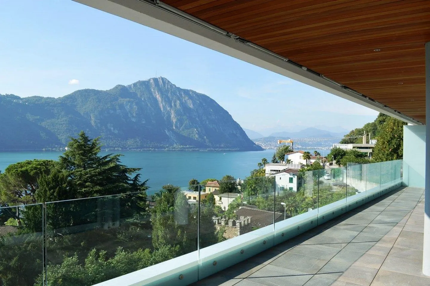 ATTICO DI 4.5 LOCALI CON SPLENDIDA VISTA LAGO - Foto 1 di 12