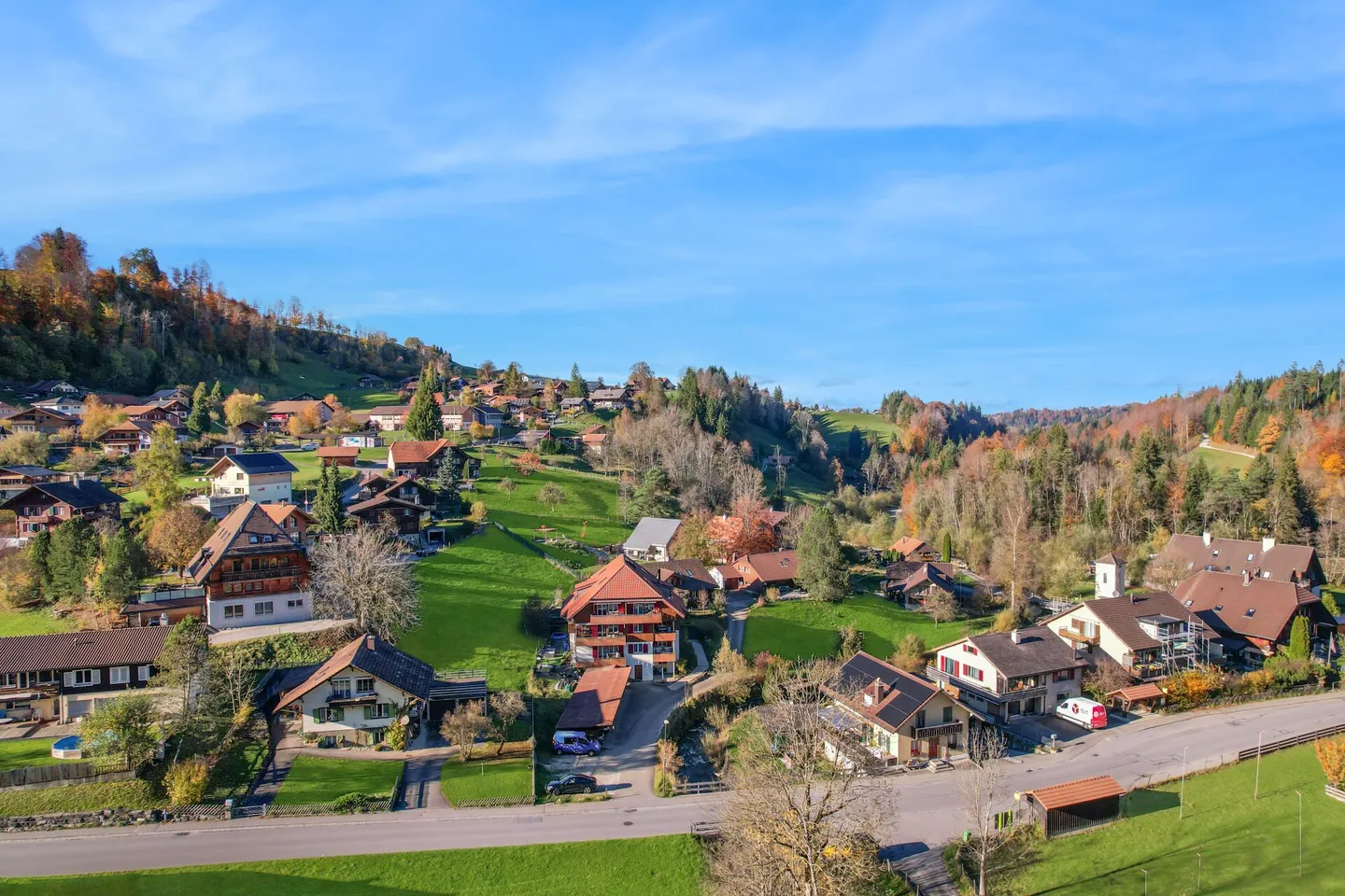 Luminoso appartamento di 2,5 stanze con balcone e vista mozzafiato - Foto 1 di 13