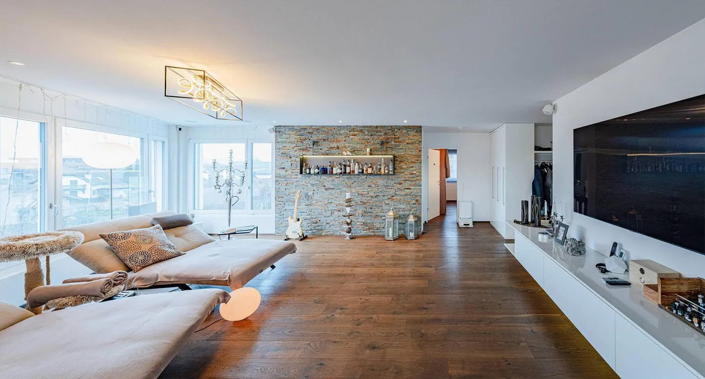 APPARTAMENTO MODERNO CON TERRAZZA SPAZIOSA E VISTA LONTANA - Foto 4 di 5