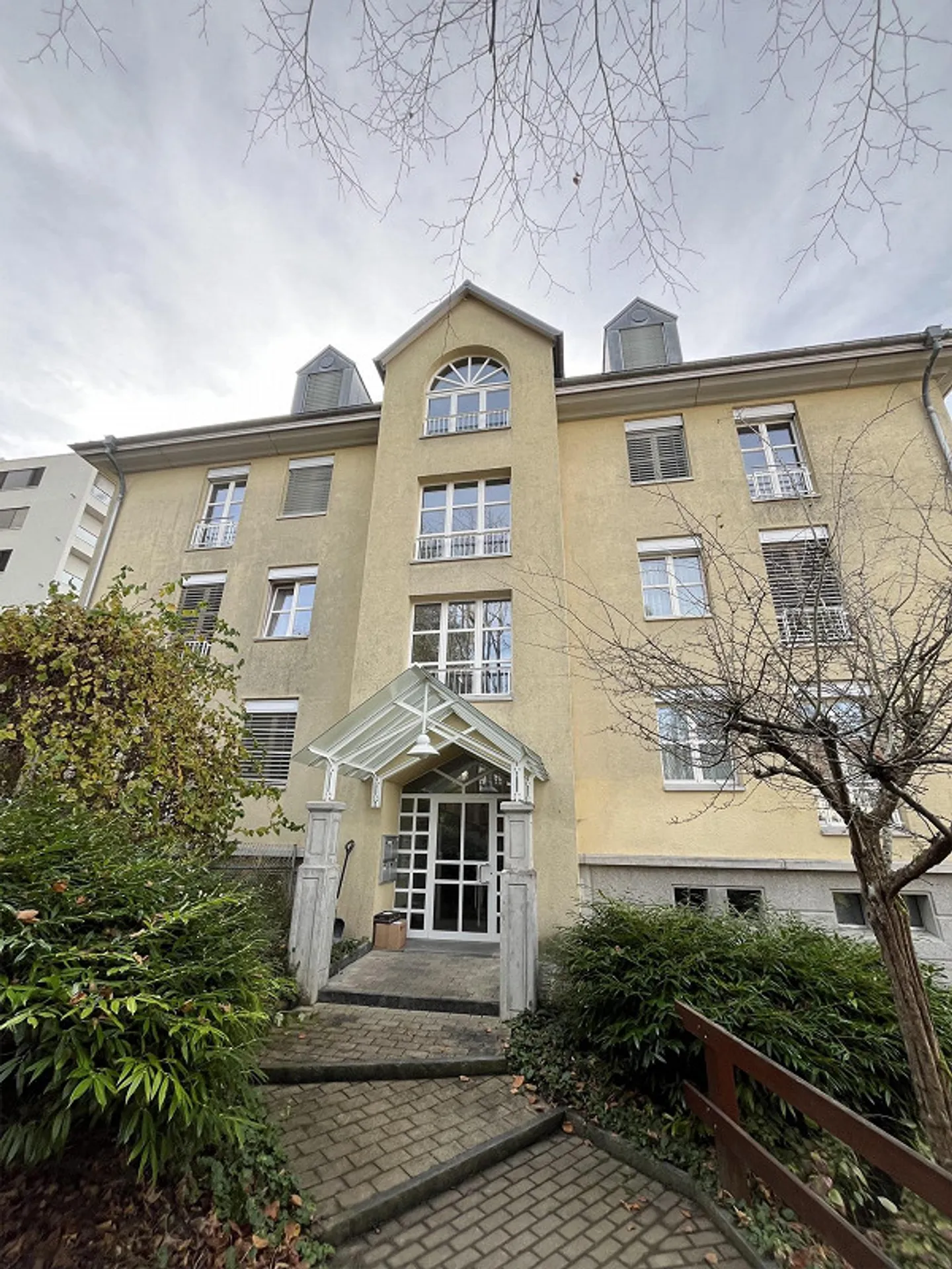 Appartamento mansardato accogliente vicino al centro città - Foto 1 di 10