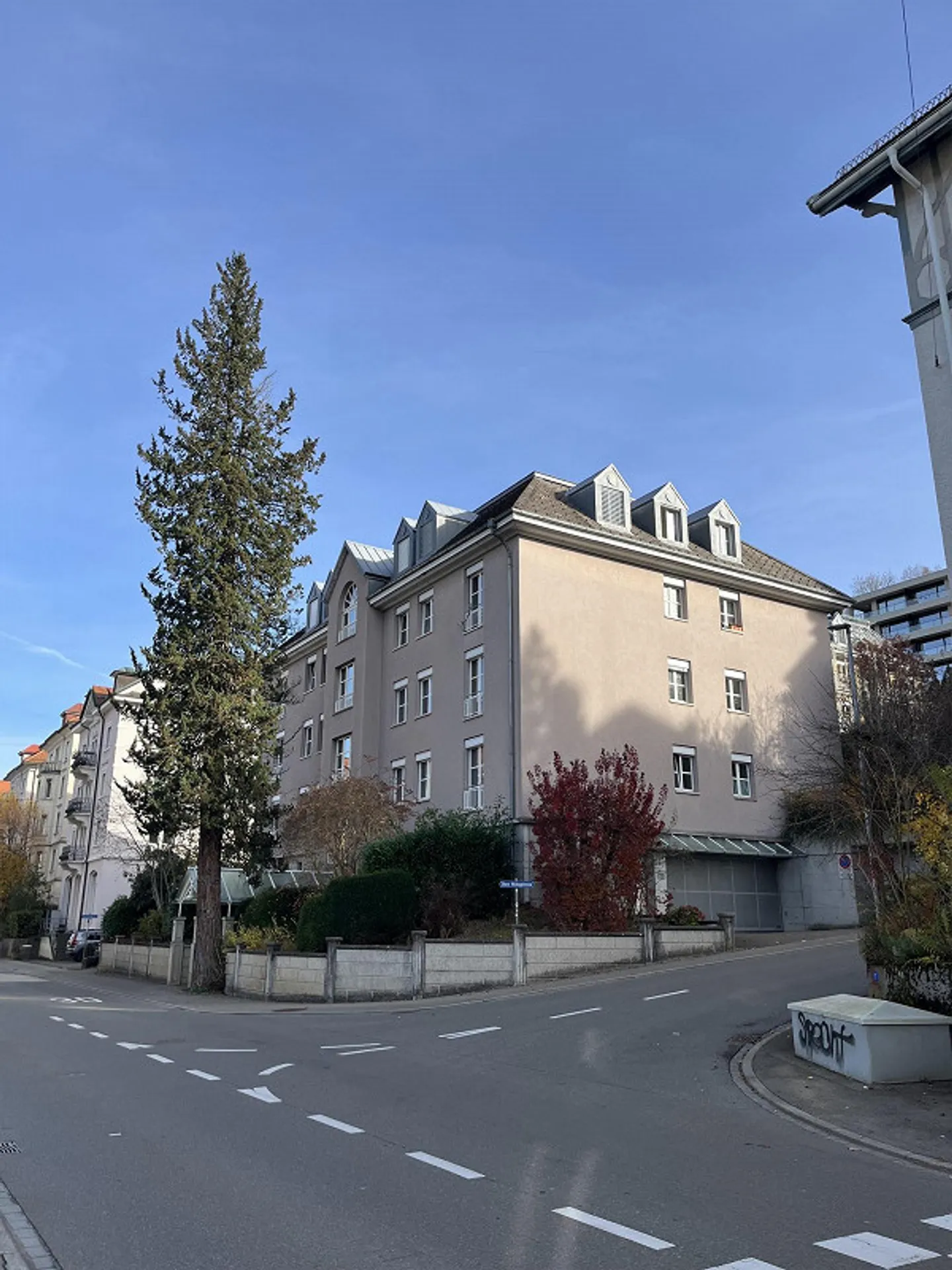 Appartamento mansardato accogliente vicino al centro città - Foto 2 di 10