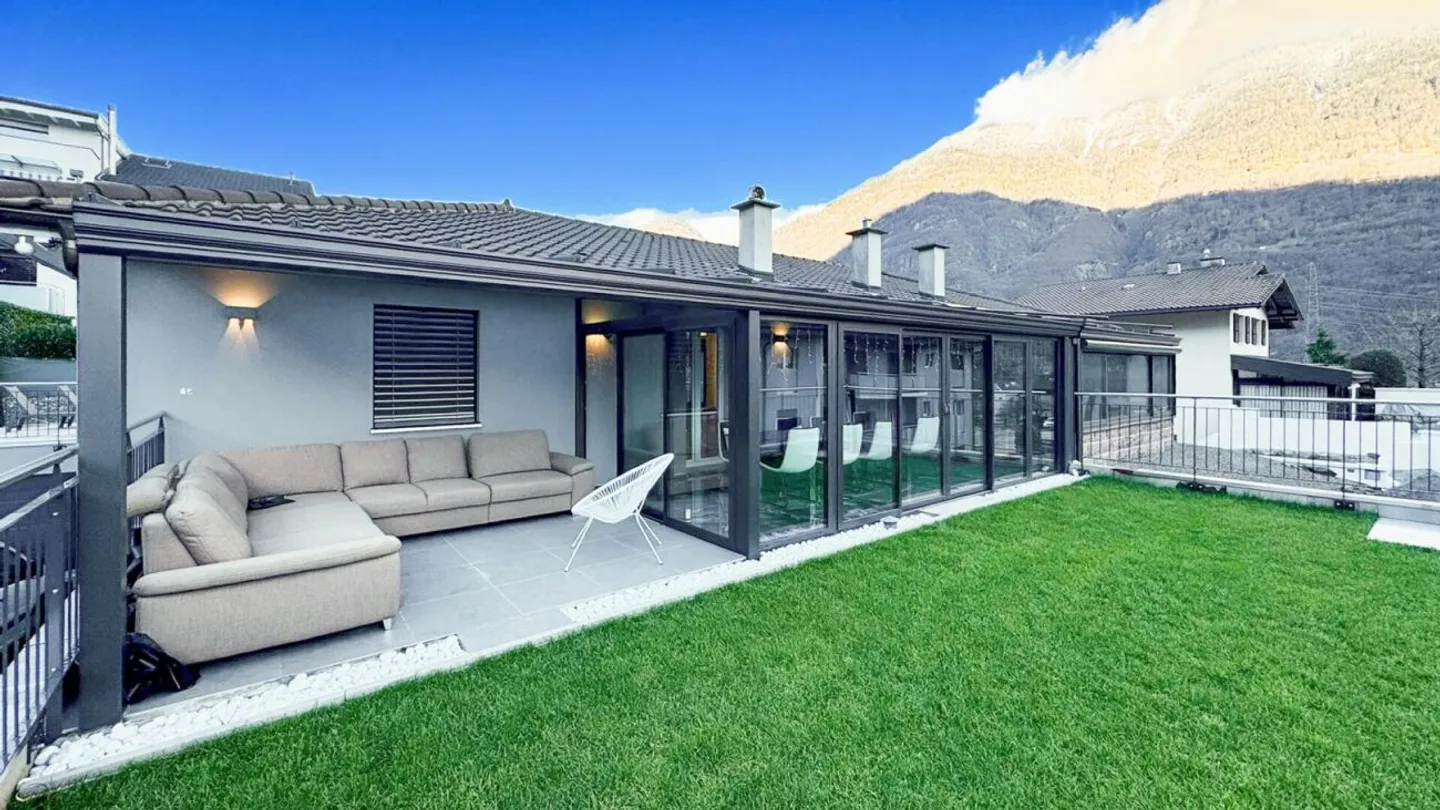 Bella casa a schiera con 6,5 stanze - Foto 1 di 28