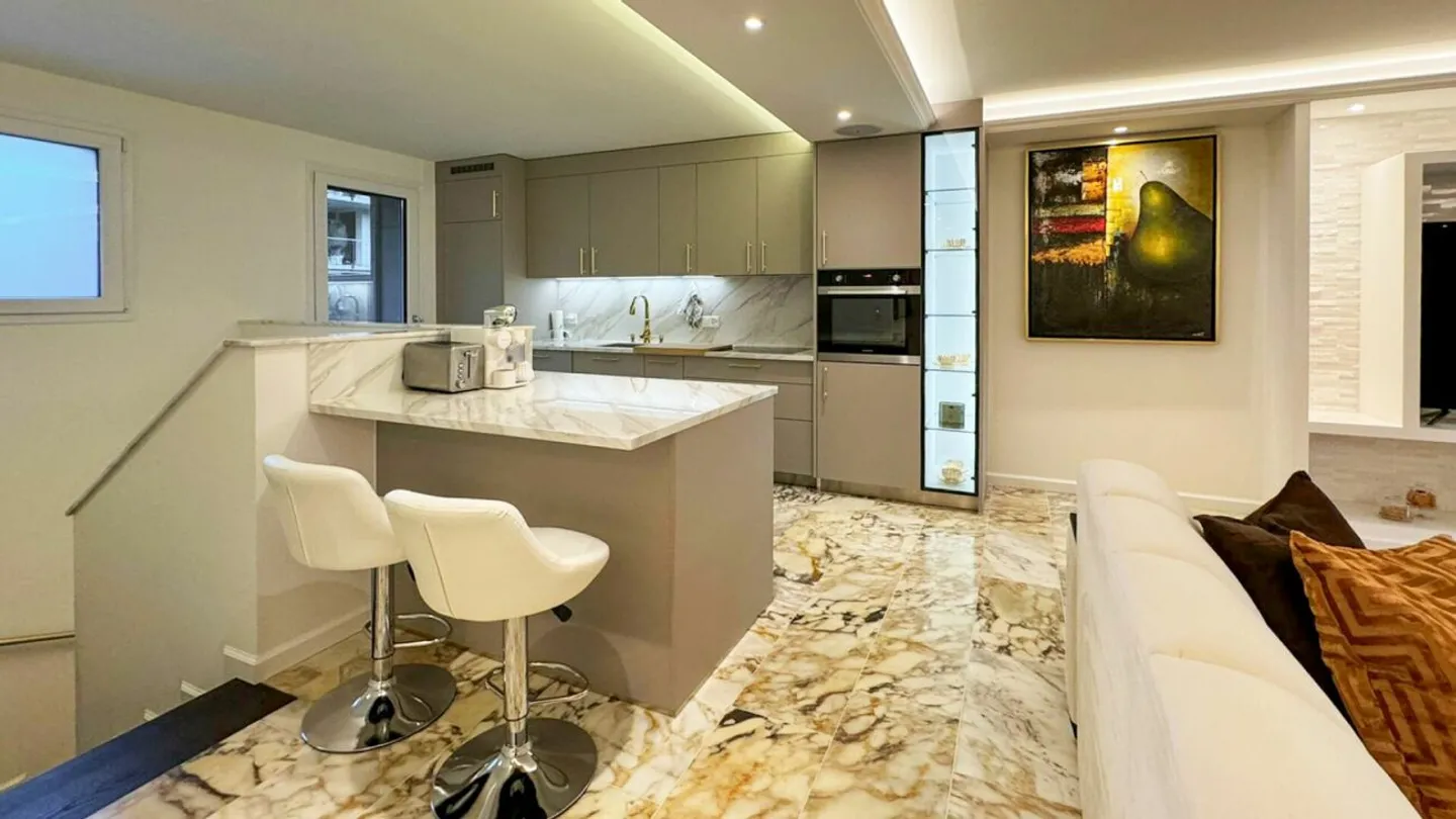 Bella casa a schiera con 6,5 stanze - Foto 3 di 28