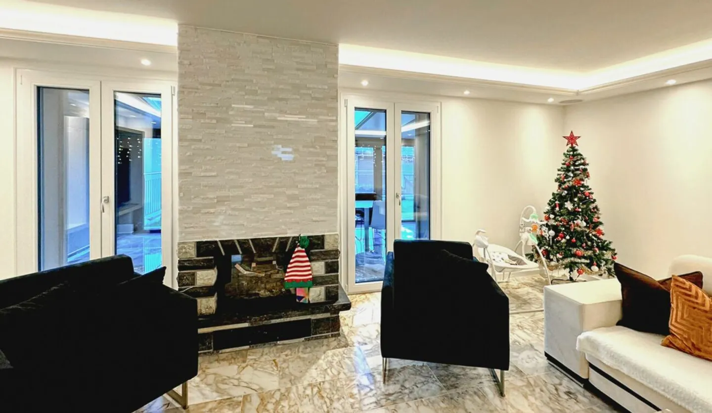 Bella casa a schiera con 6,5 stanze - Foto 8 di 28