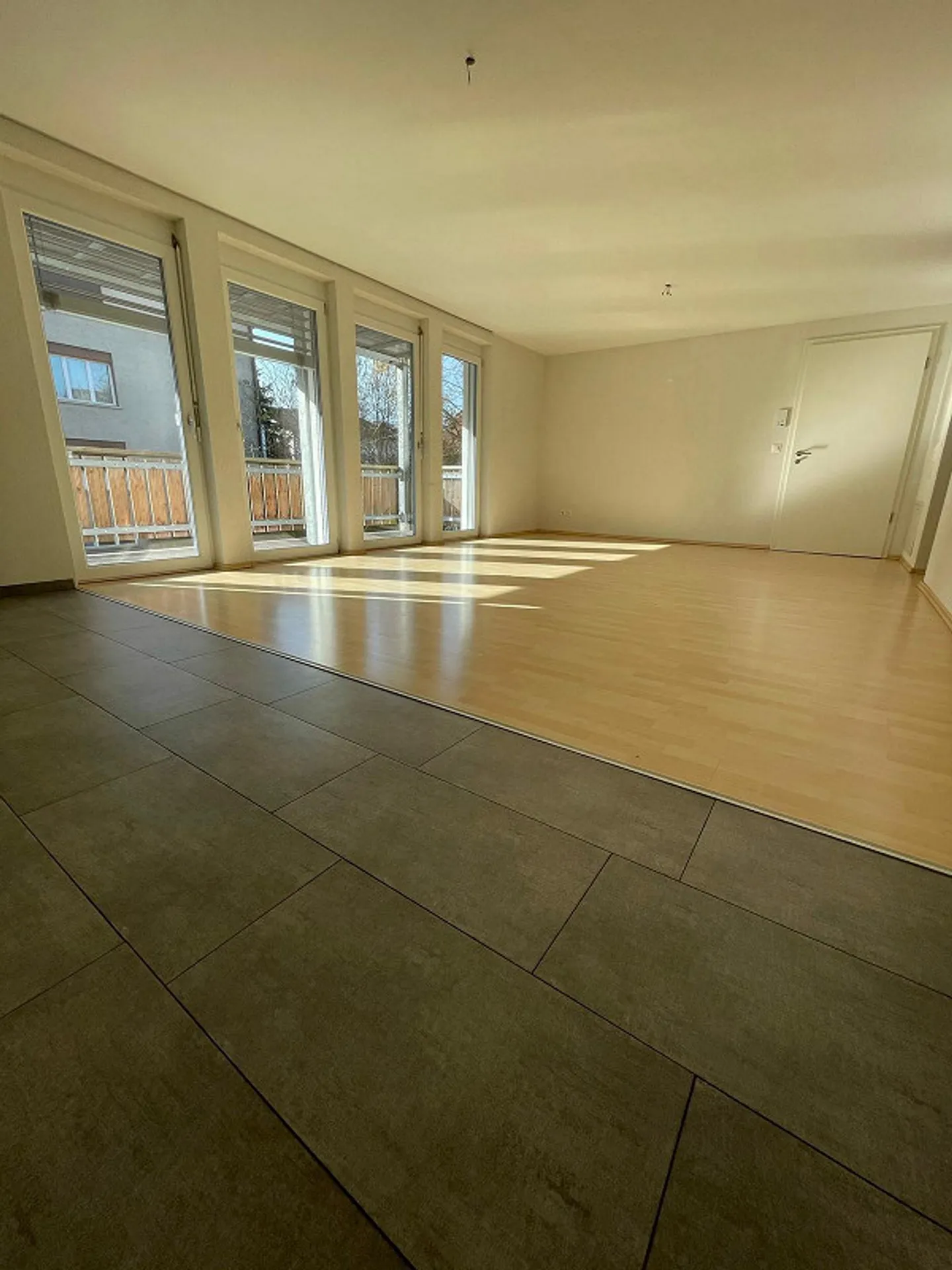 3.5 Room Apartment - Photo 3 of 8