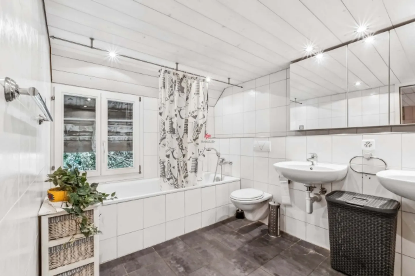 Farmhouse with barn as a feel-good oasis in idyllic nature - Photo 9 of 14