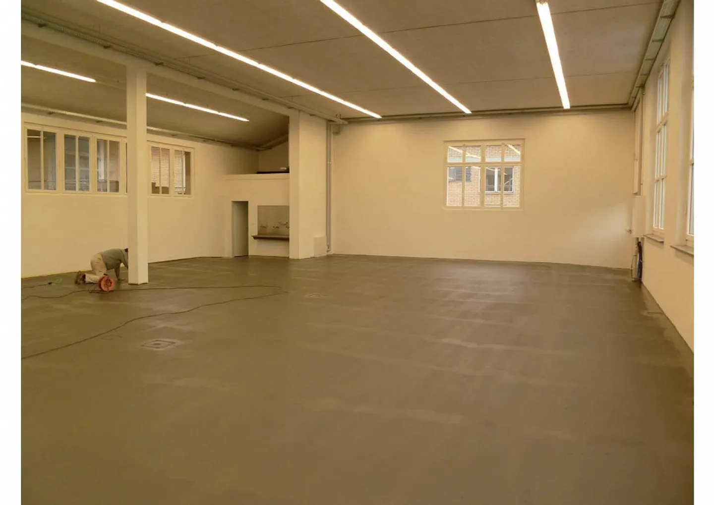 Attraktive Gewerbehalle mit vielen Parkplätzen (Marina Horn). - Foto 5 von 15
