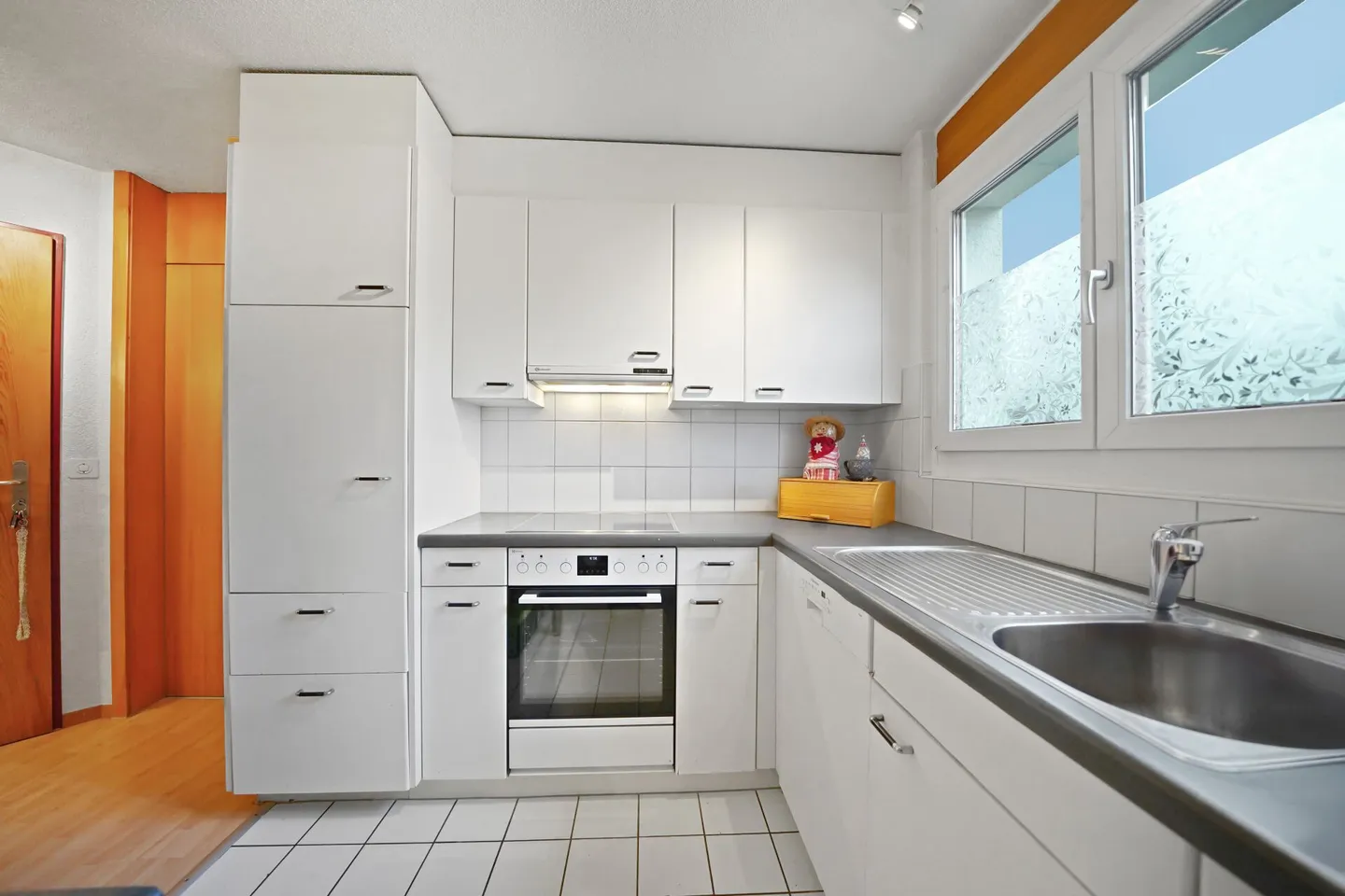 Luminoso appartamento di 2,5 stanze con balcone e vista mozzafiato - Foto 4 di 13