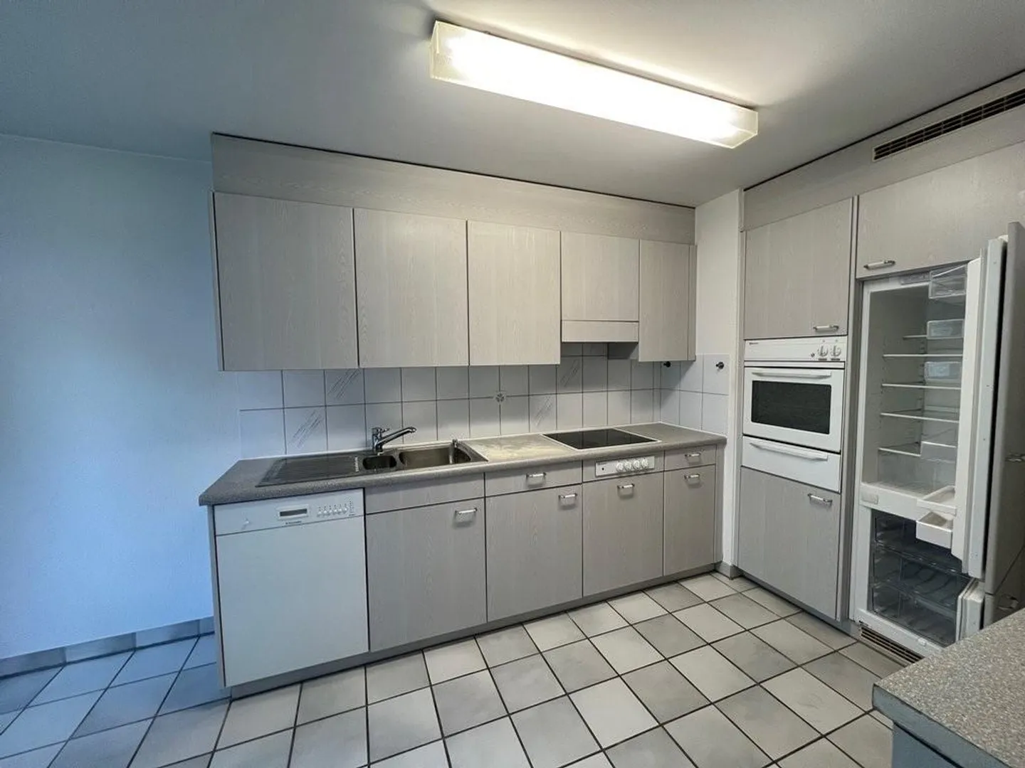 Geräumige Wohnung am Zentenhausplatz - Foto 2 von 6