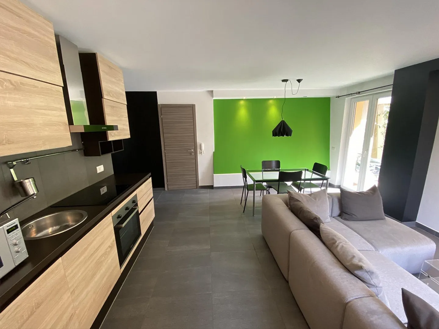LUMINOSA CASA BIFAMILIARE CON DUE APPARTAMENTI - Foto 4 di 13
