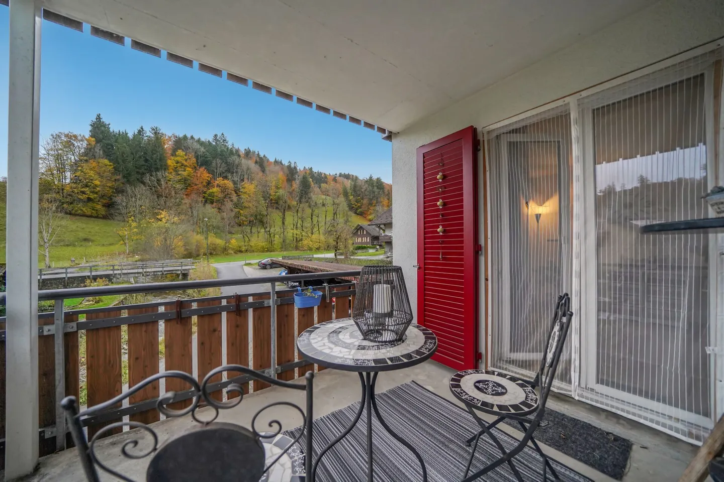 Luminoso appartamento di 2,5 stanze con balcone e vista mozzafiato - Foto 10 di 13