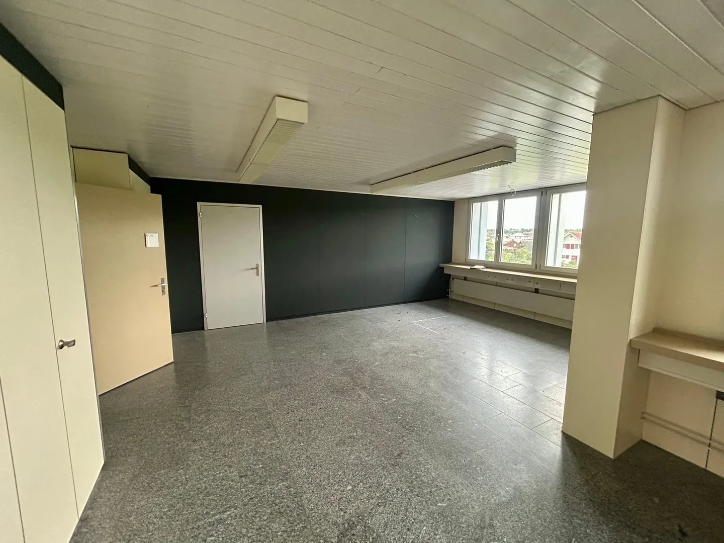 Bureau/Salles de pratique 39m2 - Photo 4 sur 5