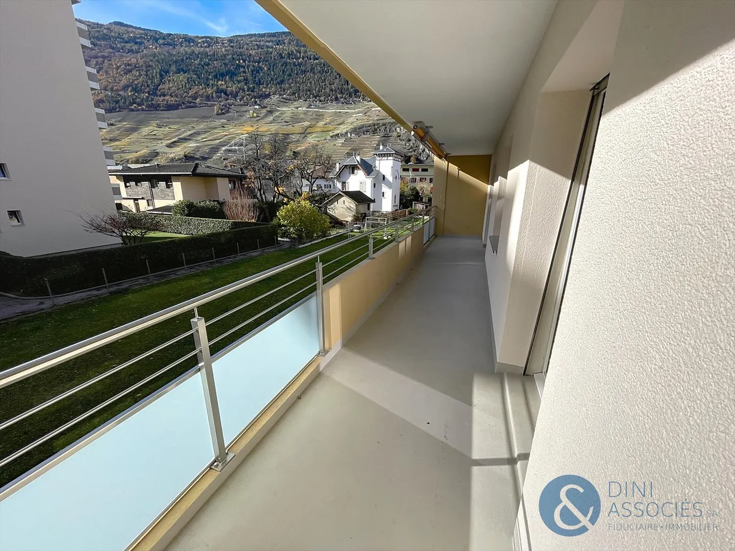 4.5 Room Apartment - Photo 2 of 12