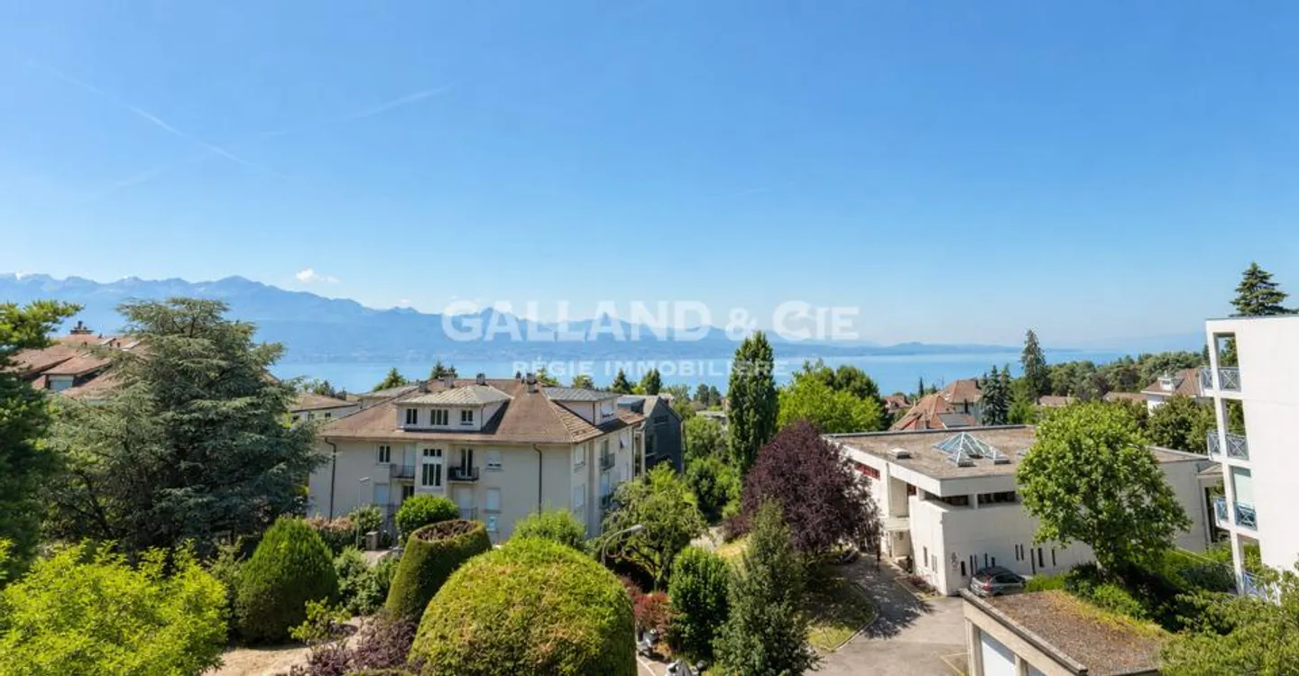 Appartement Attique Rénové à Pully - Photo 1 sur 5