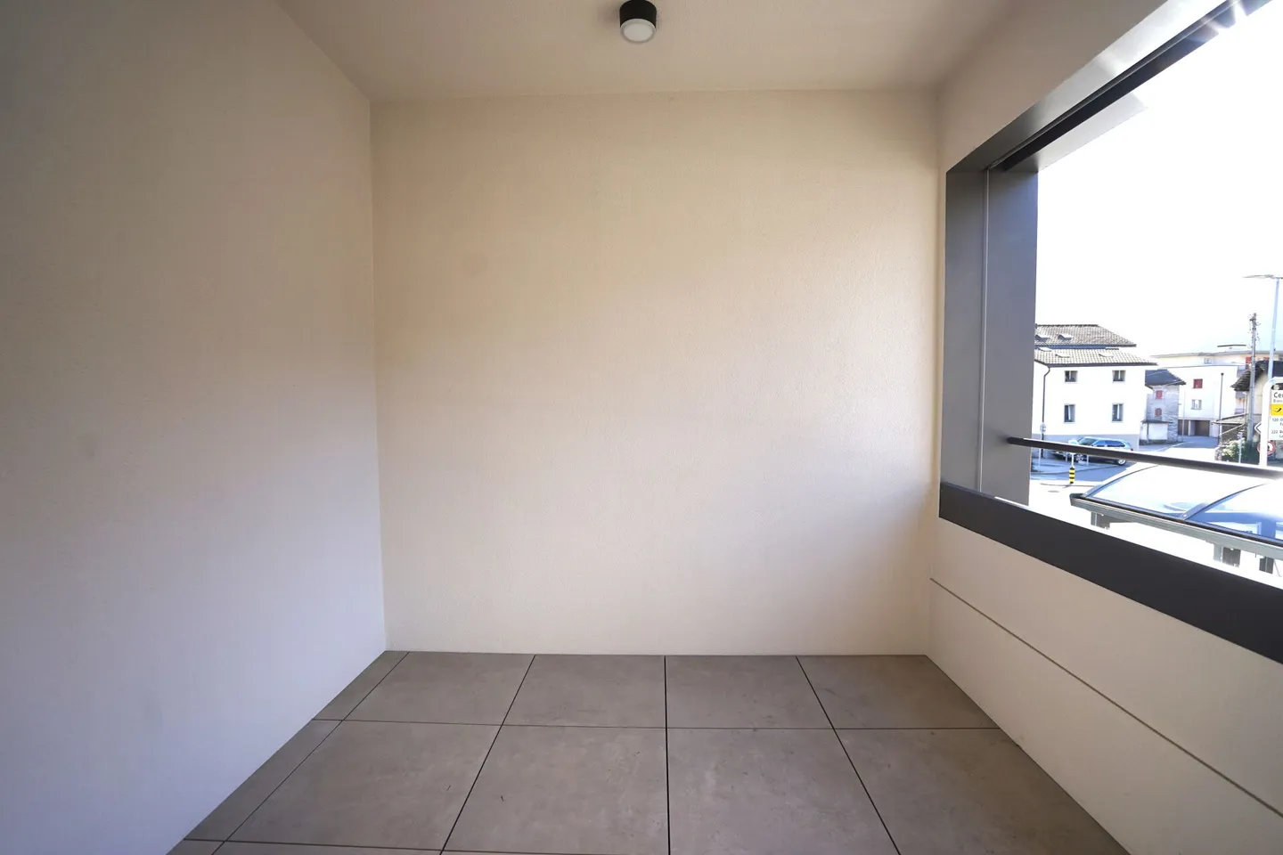 Beautiful 3.5-Room New Building - Photo 3 of 3