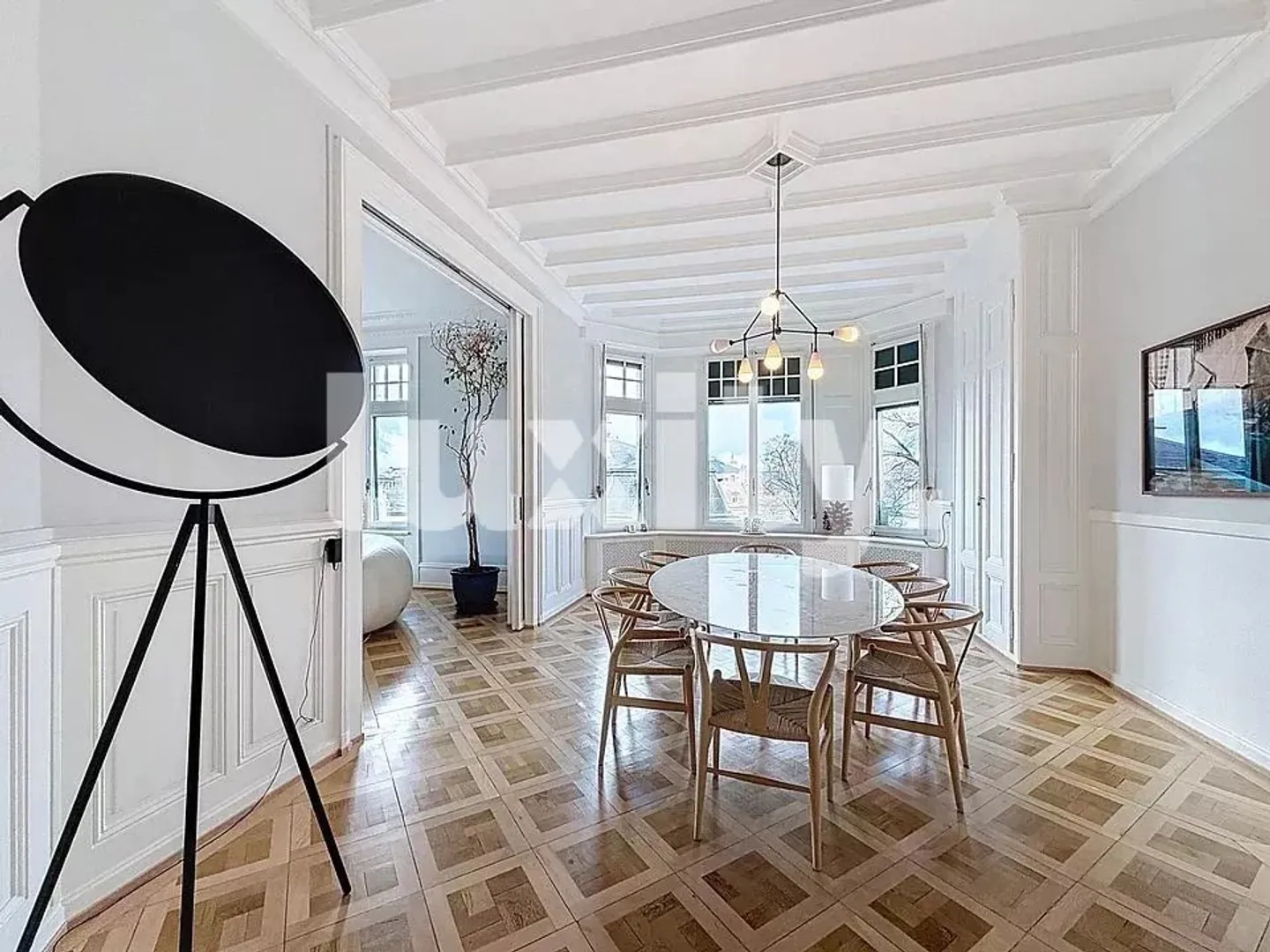 Elegant Haussmann-Style Apartment - Photo 2 of 3