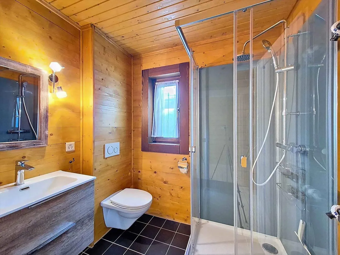 Semi-detached house for sale - Photo 7 of 11