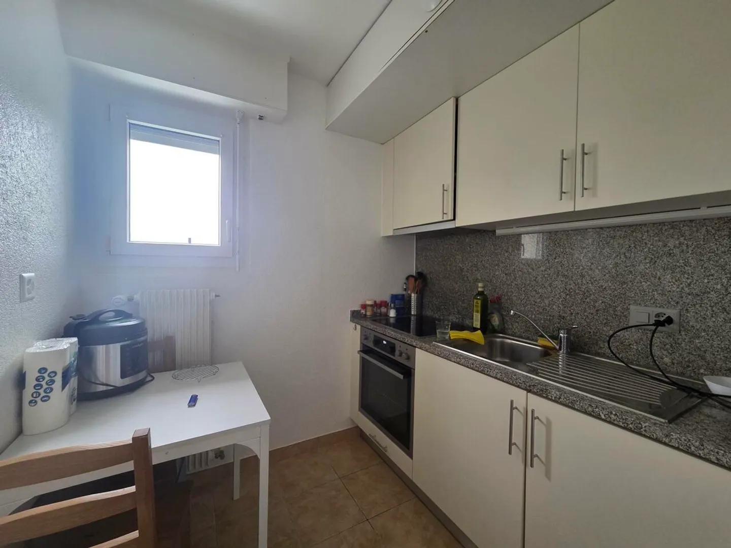 Nice studio in a quiet neighborhood - Photo 3 of 5