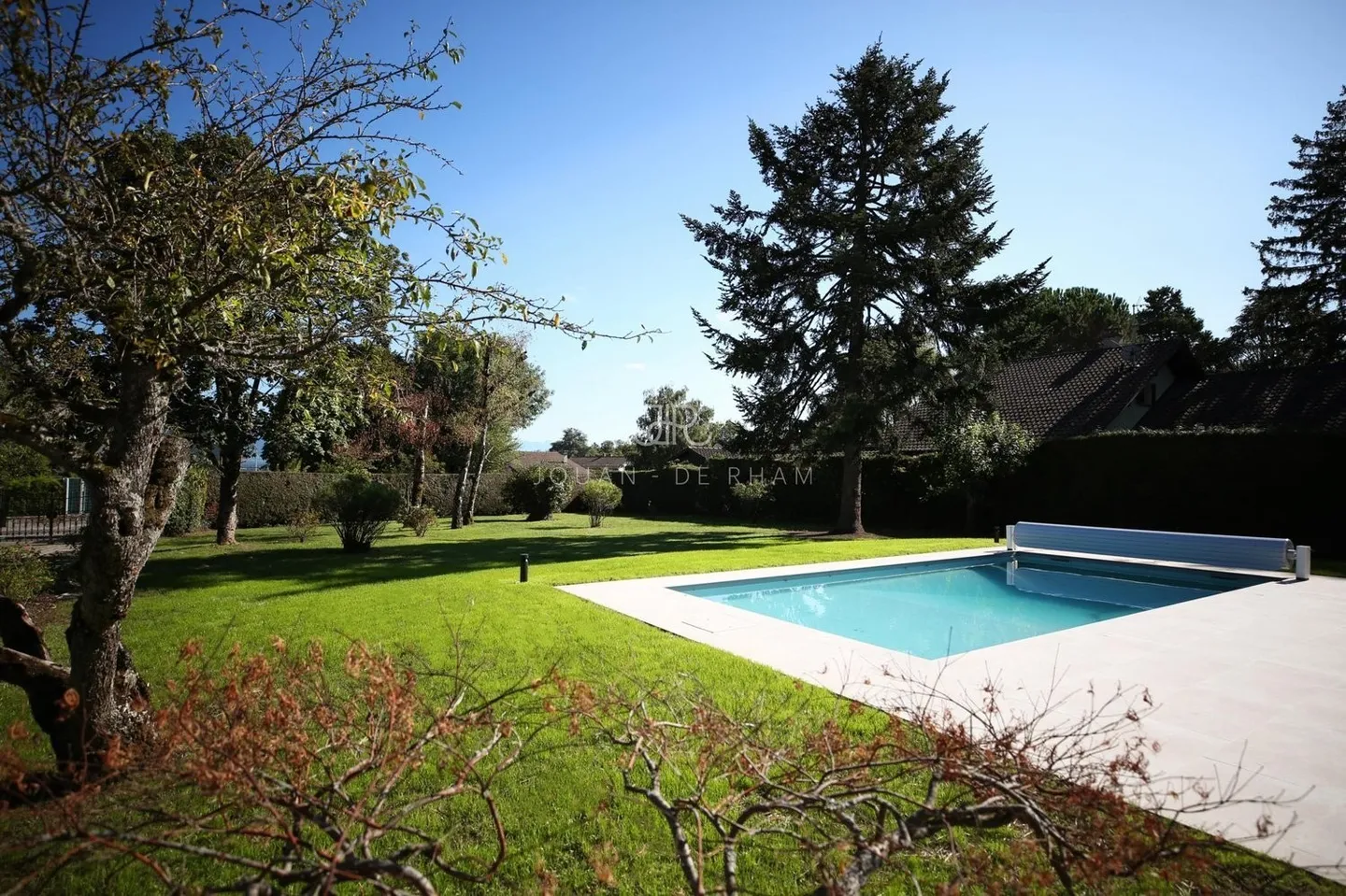 Casa indipendente con piscina idealmente situata - Foto 1 di 8