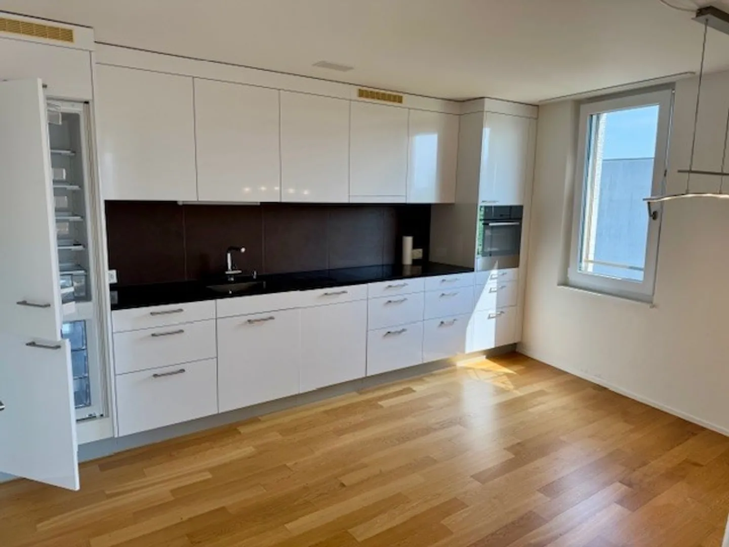 Moderno appartamento di 3,5 stanze con balcone - Foto 2 di 9