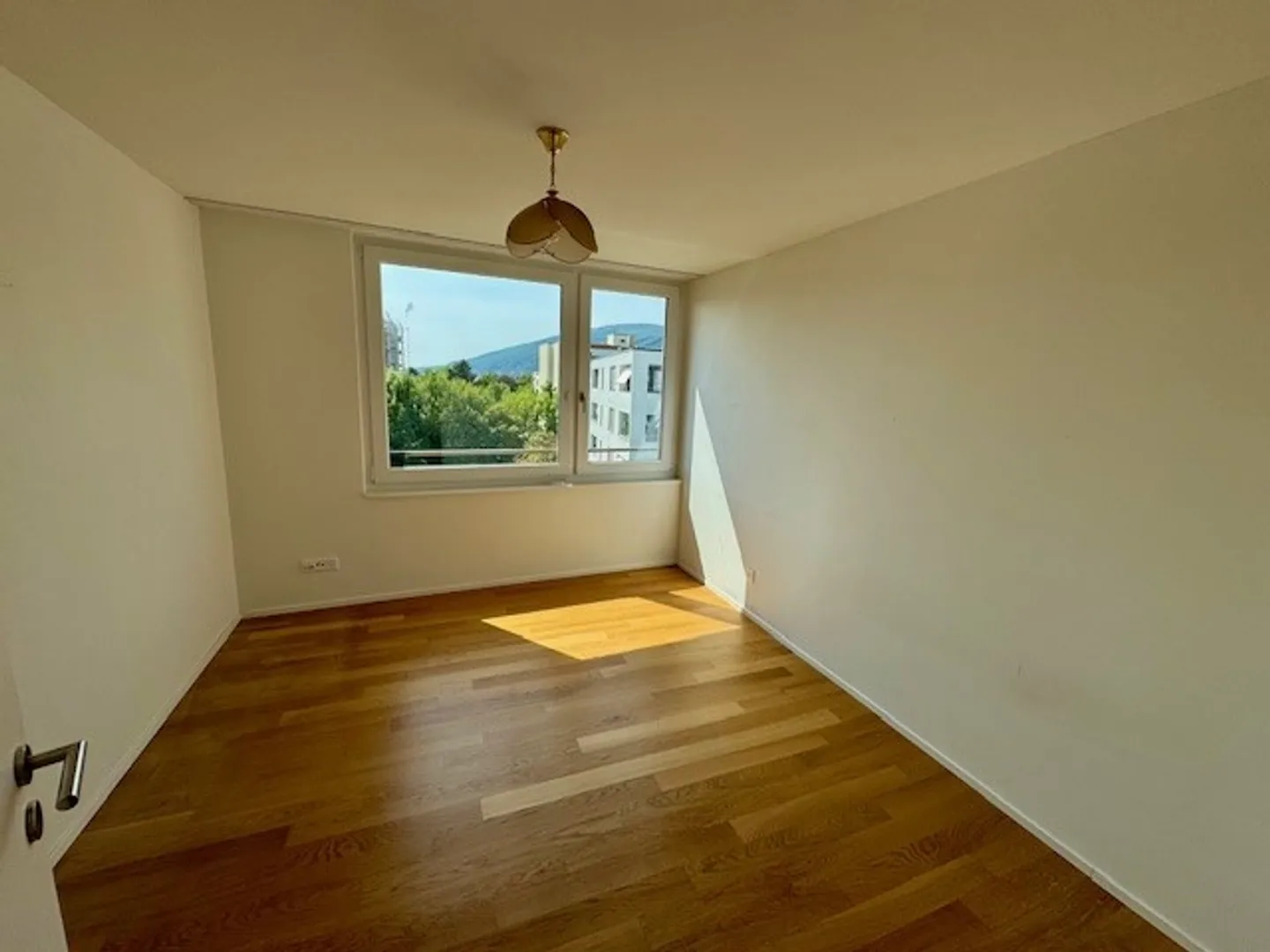 Moderno appartamento di 3,5 stanze con balcone - Foto 6 di 9