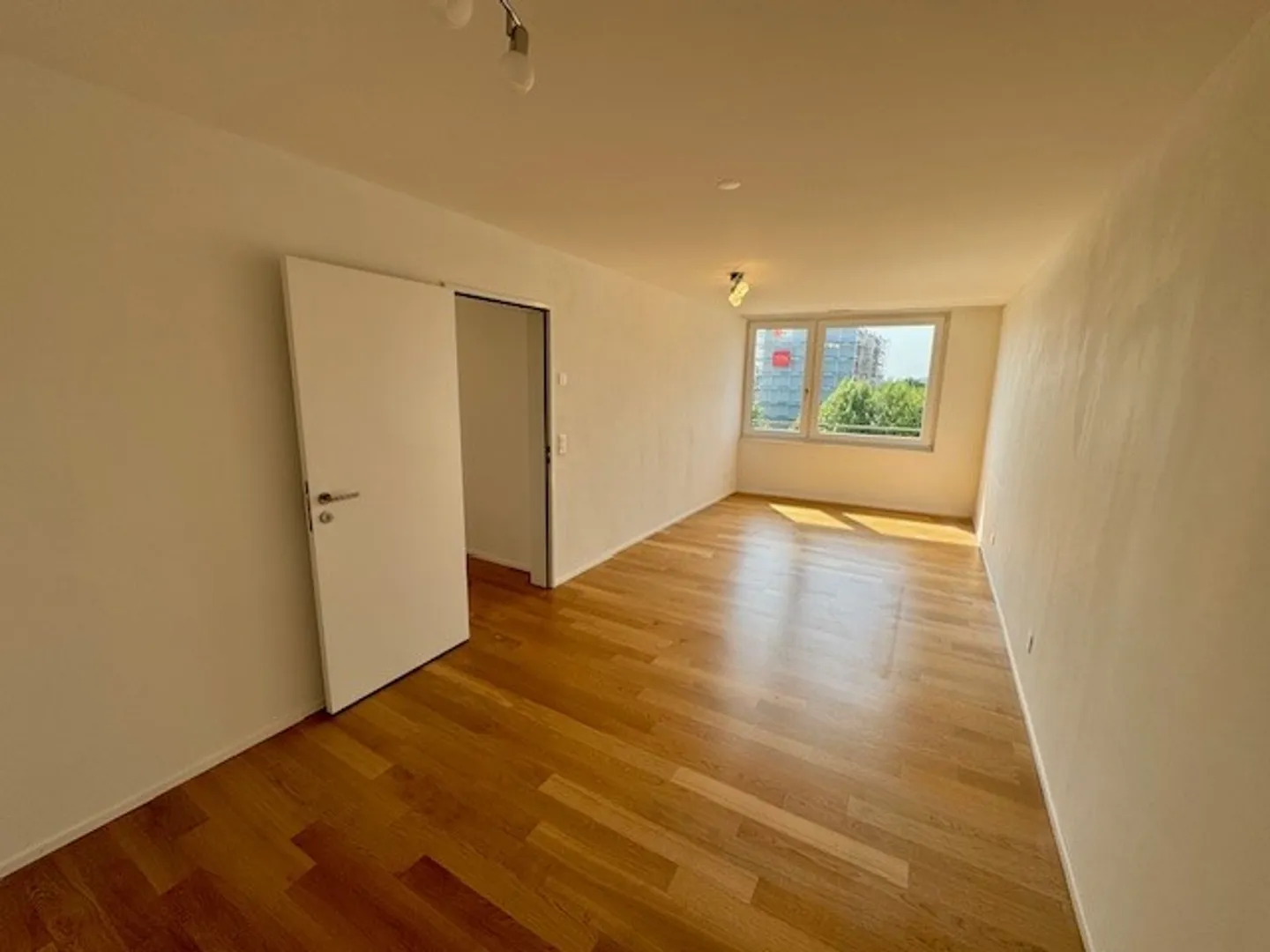 Moderno appartamento di 3,5 stanze con balcone - Foto 7 di 9