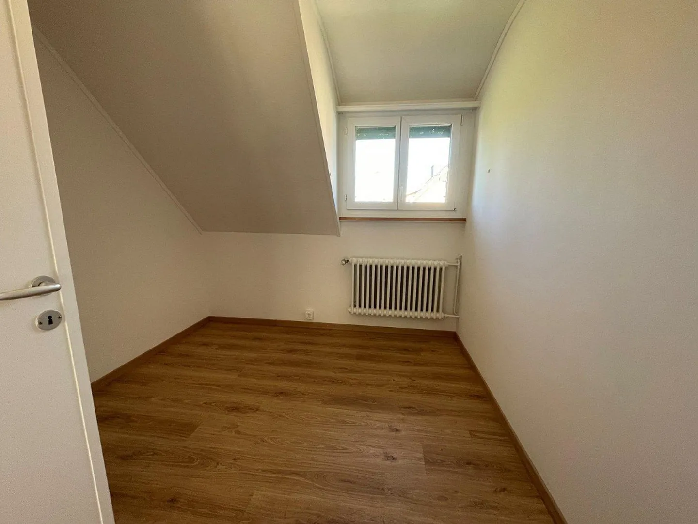 Sonnige, helle Wohnung in ruhigem Wohnquartier - Photo 5 of 6