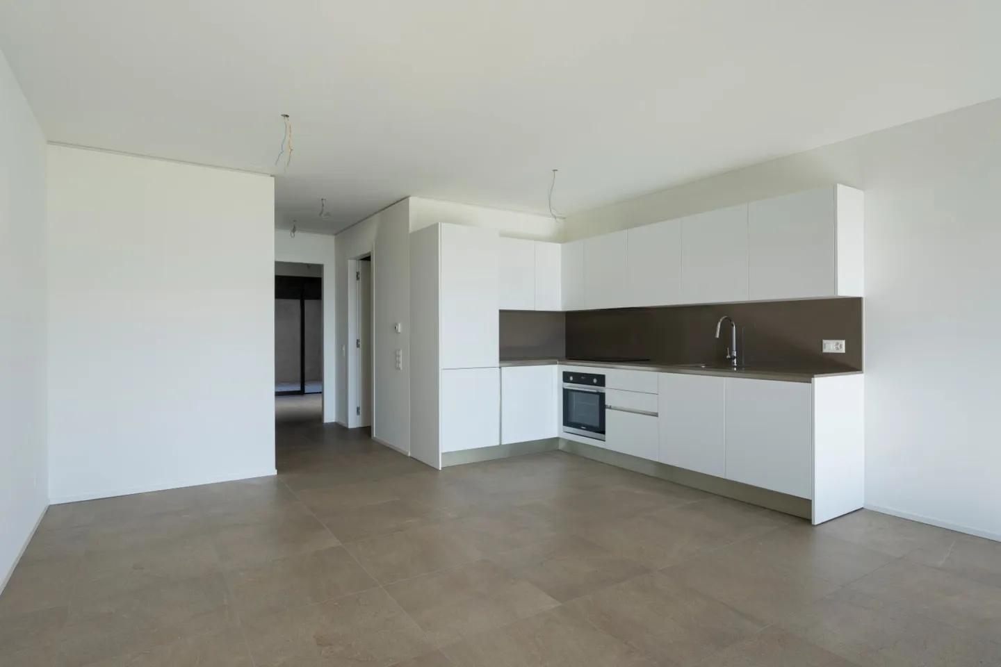 Appartamento in Vendita nella Residenza Querciabella a Bioggio con Vista Lago - Foto 4 di 10