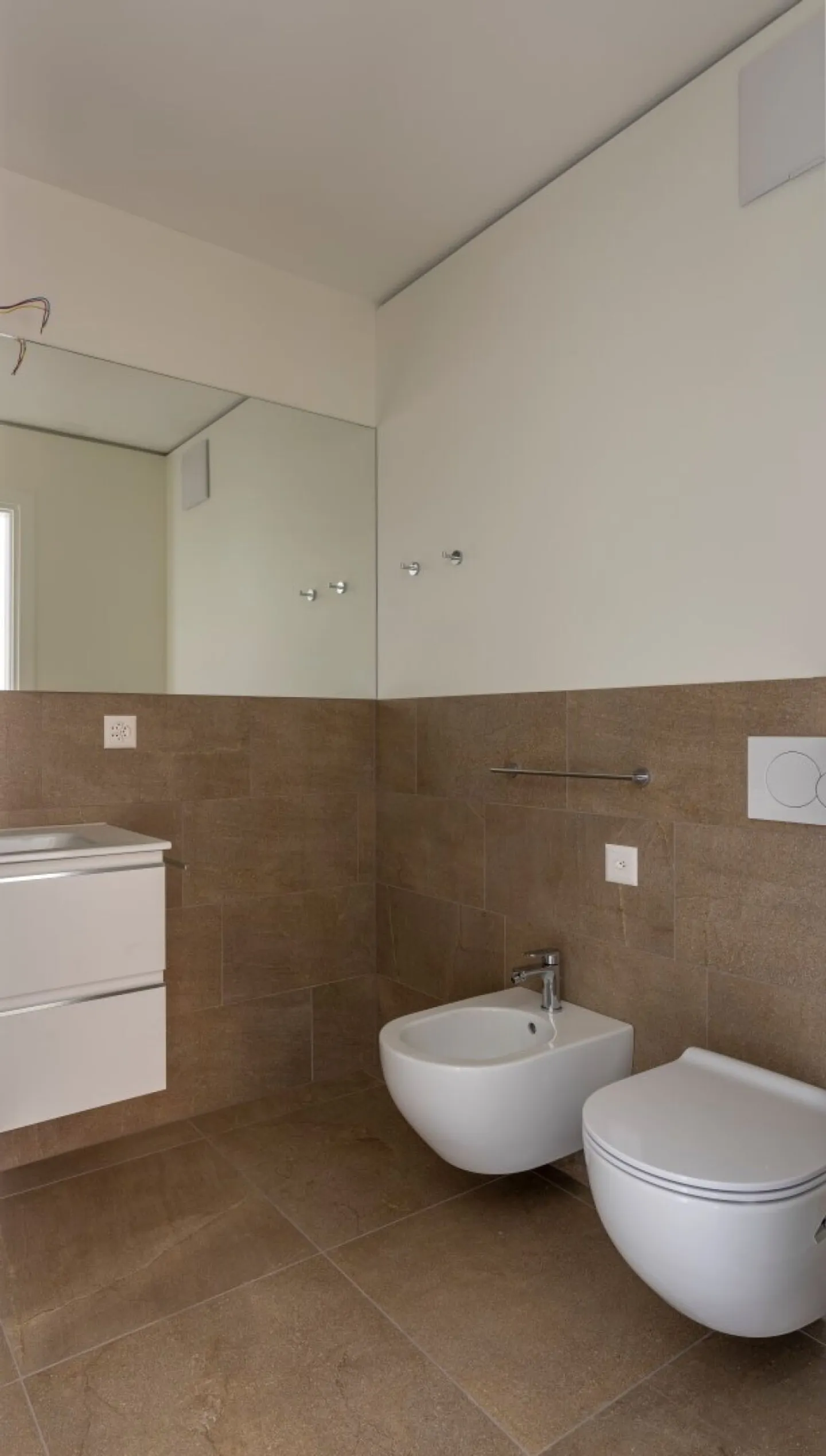 Appartamento in Vendita nella Residenza Querciabella a Bioggio con Vista Lago - Foto 8 di 10