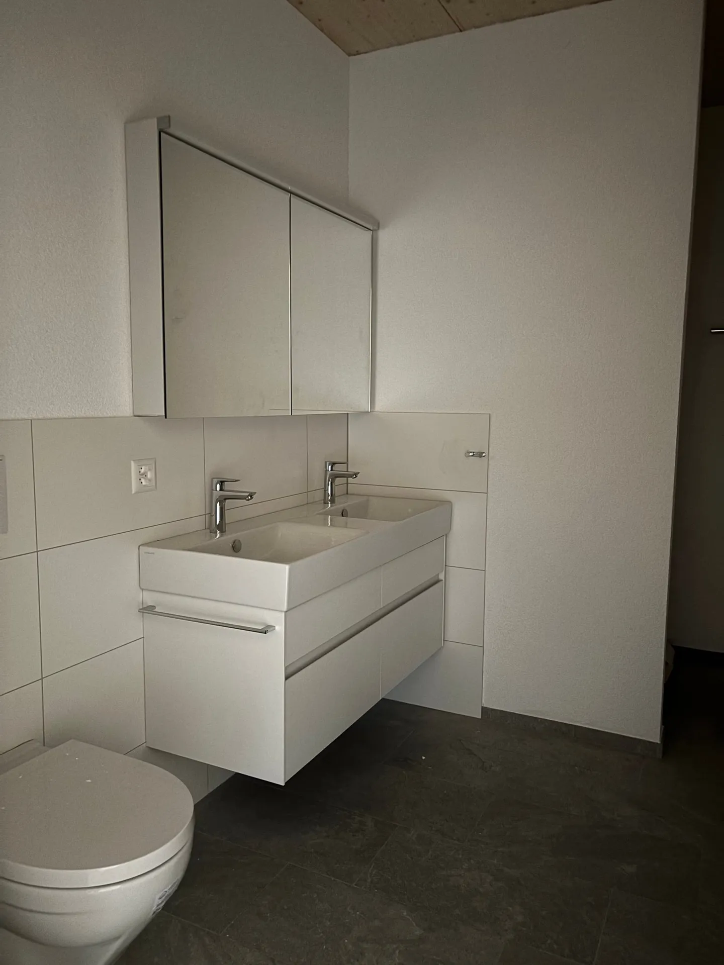 Modernes 2.5-Zimmer-Apartment in Kallnach - Foto 7 von 8