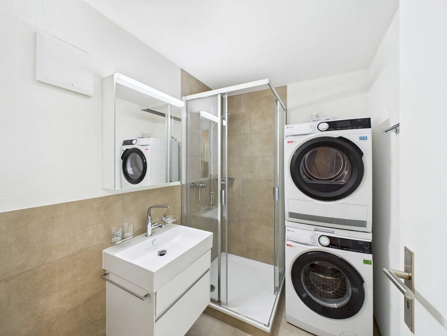 Renovated 3.5 room apartment in Bronschhofen - Photo 5 of 7