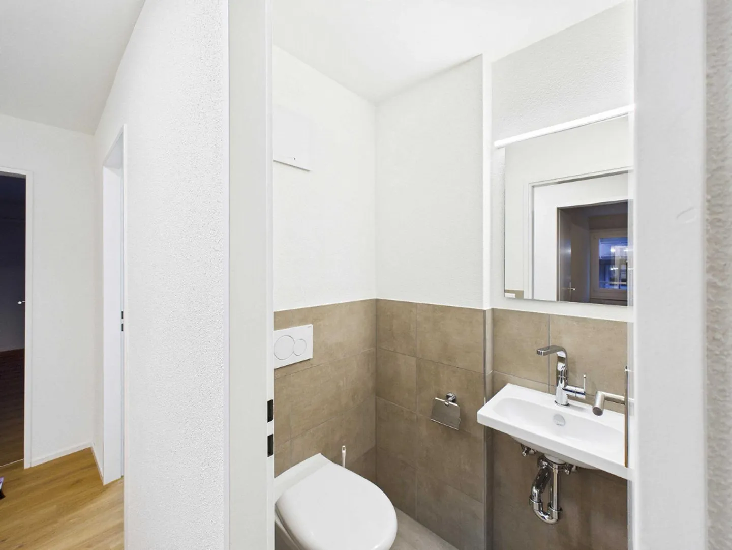 Renovated 3.5 room apartment in Bronschhofen - Photo 6 of 7