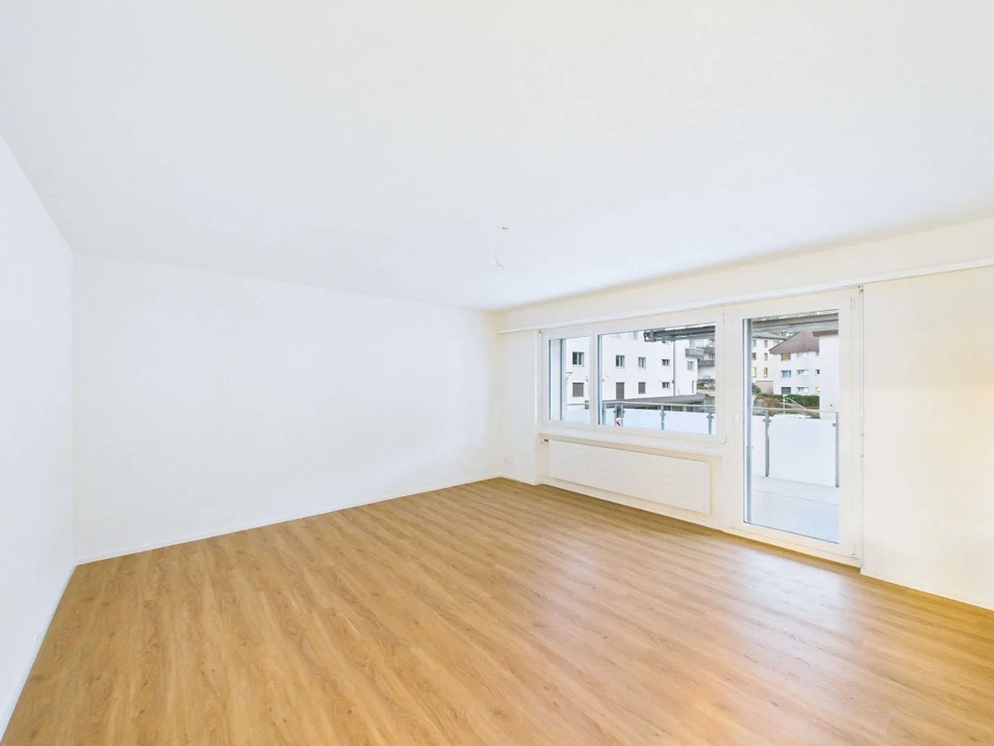 Renovated 3.5 room apartment in Bronschhofen - Photo 2 of 7