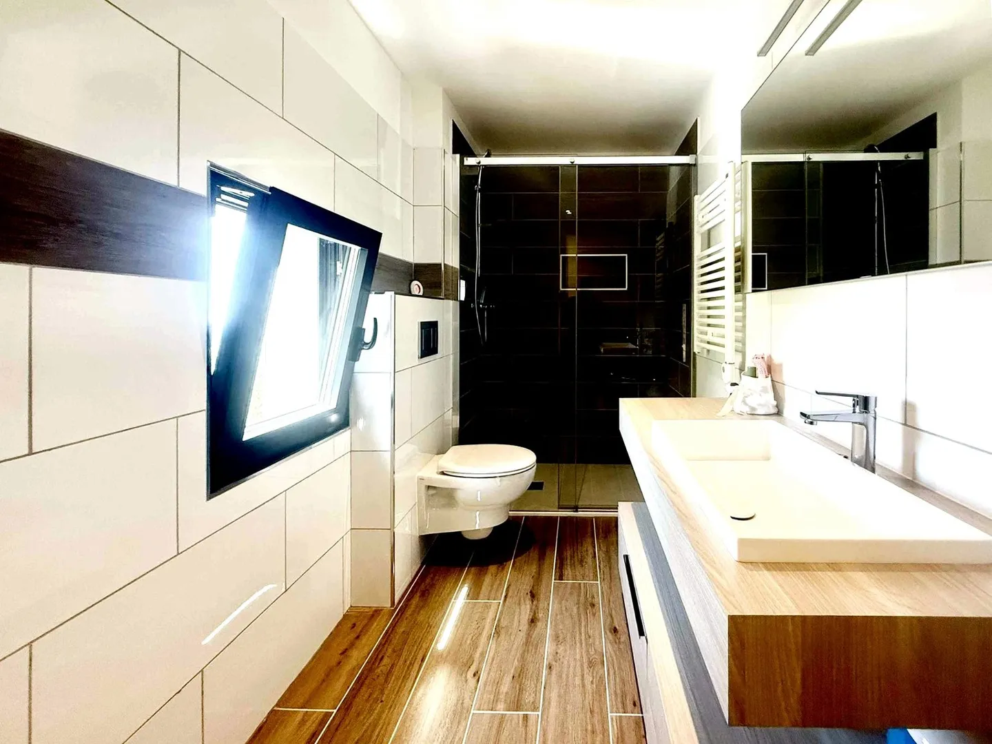 Modern Design Villa in a Quiet Location - Photo 3 of 9