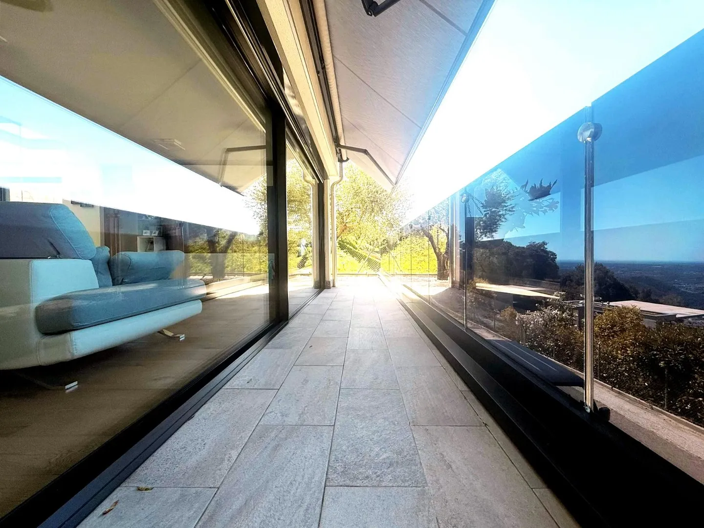 Modern Design Villa in a Quiet Location - Photo 5 of 9