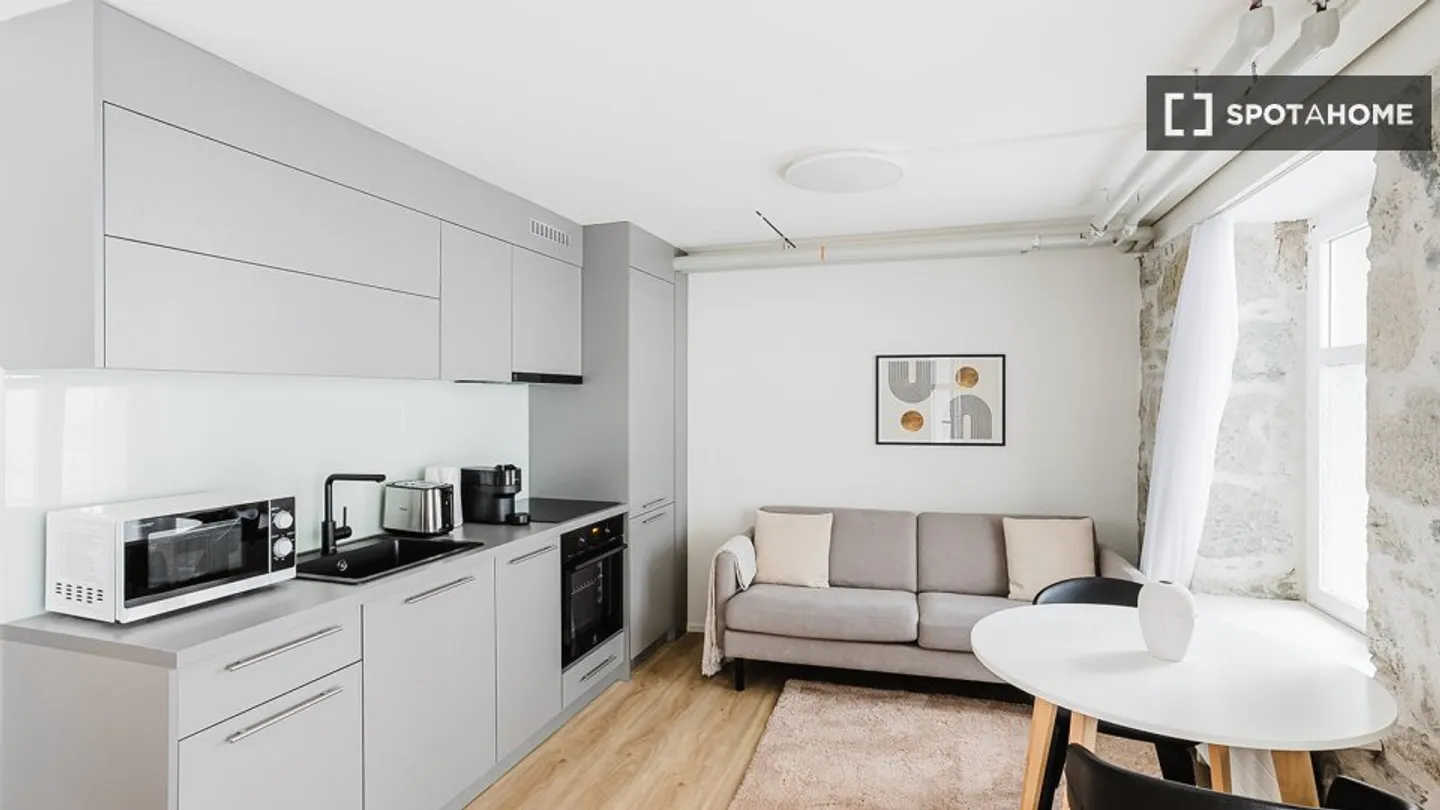 Apartment for rent - Photo 3 of 10