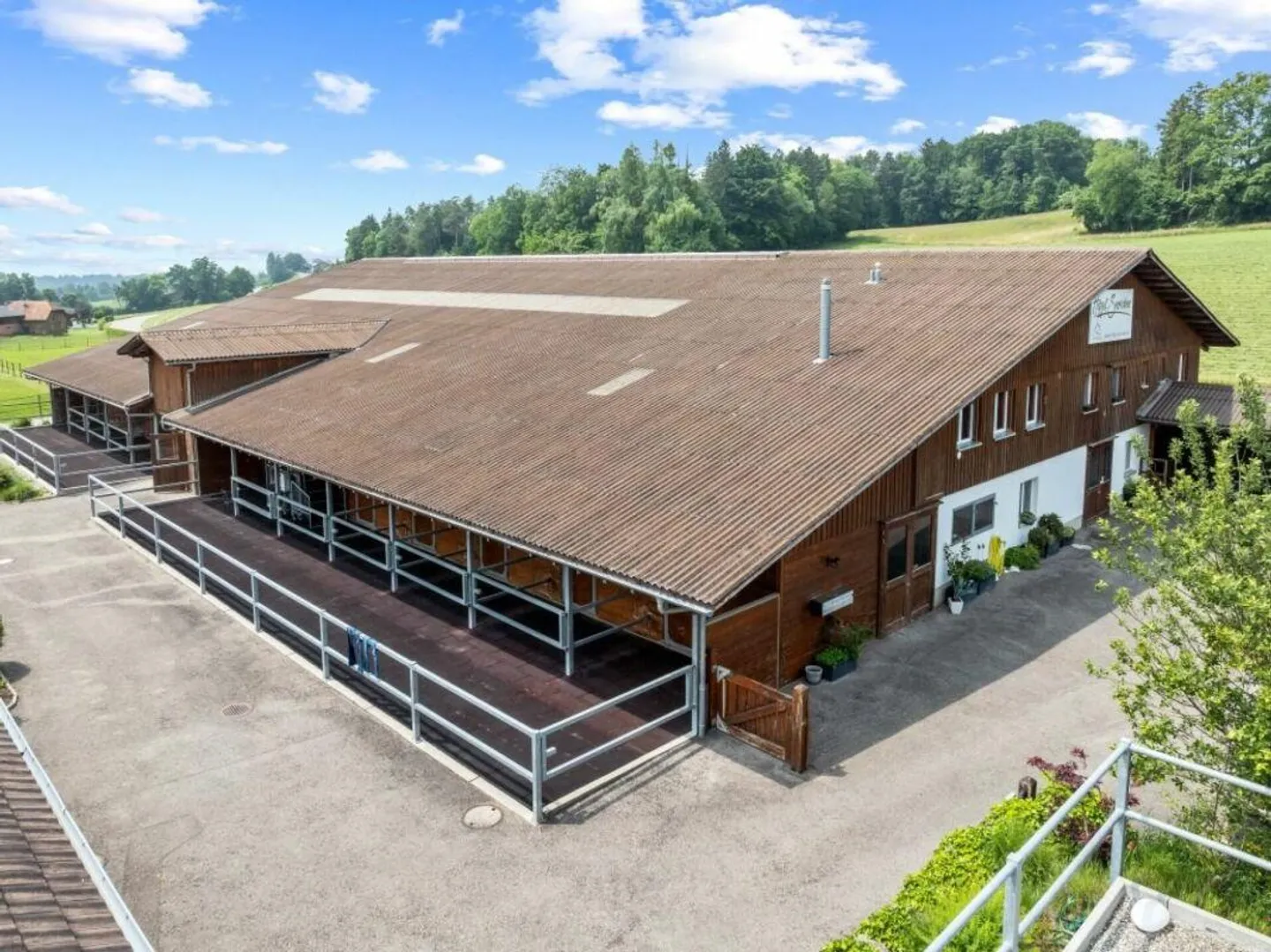 Charming Equestrian Property - Photo 2 of 18