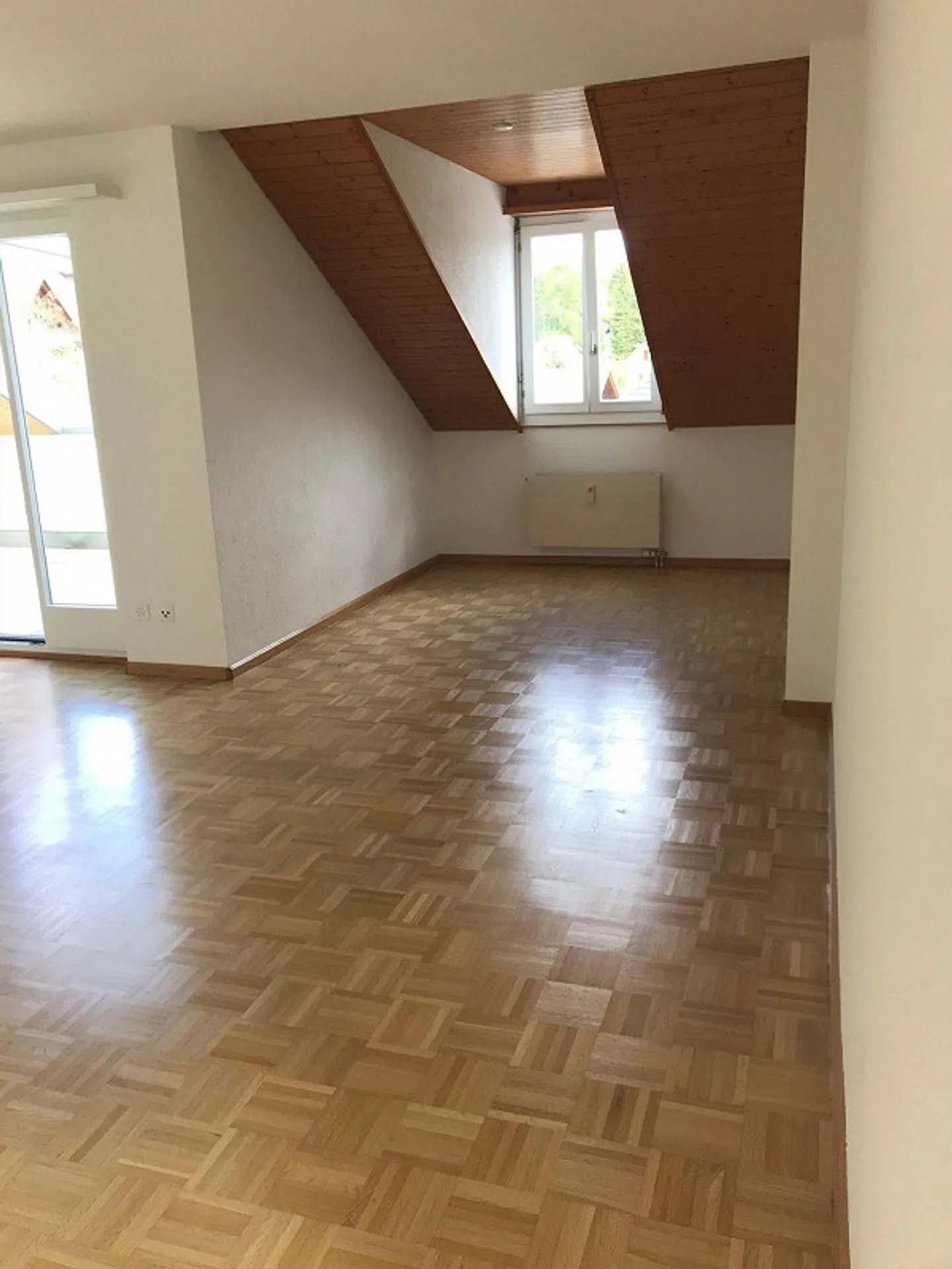 Appartement 4.5 pièces avec balcon, vue, 2 salles de bains - Photo 3 sur 11