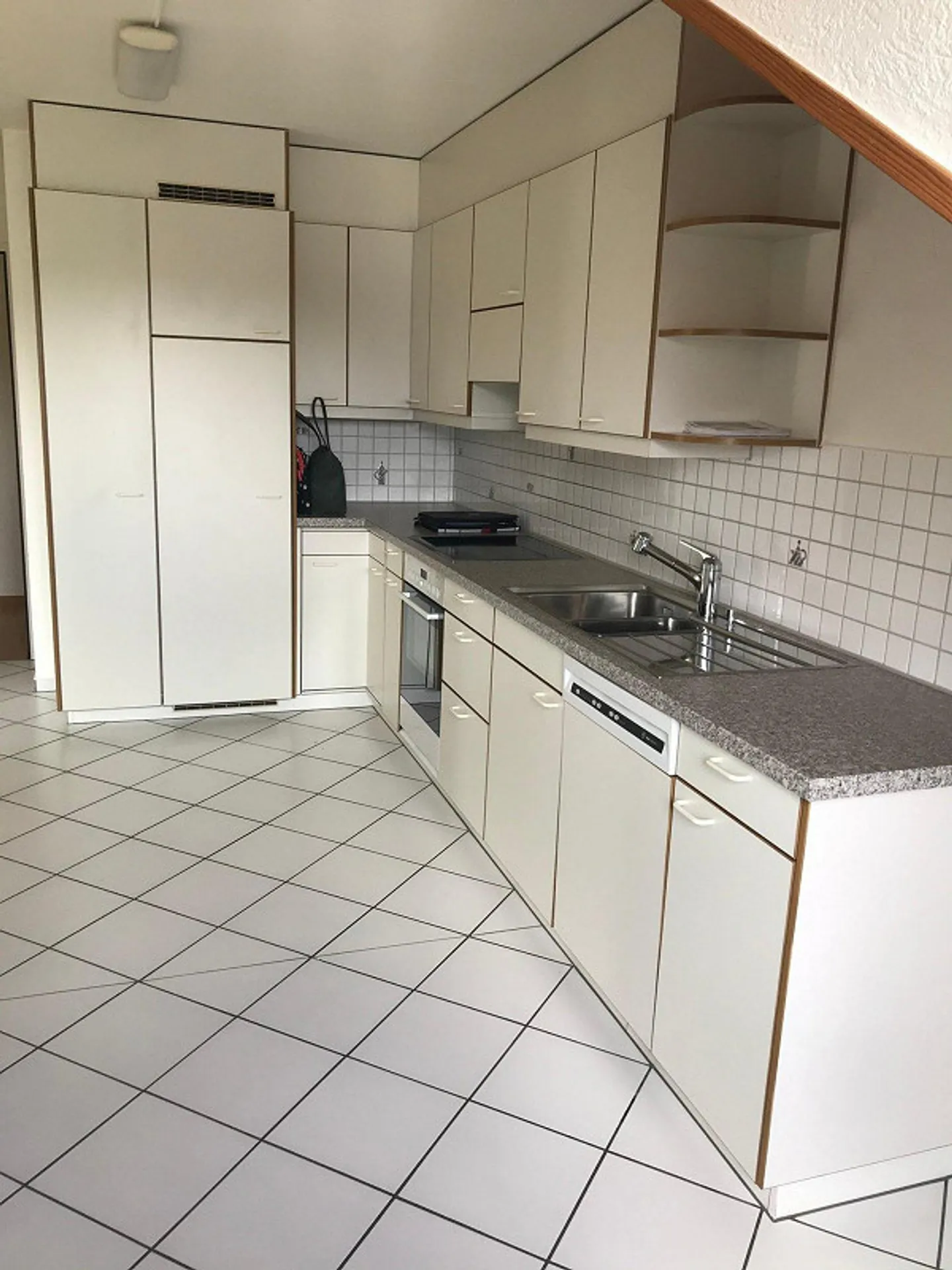 Appartement 4.5 pièces avec balcon, vue, 2 salles de bains - Photo 4 sur 11