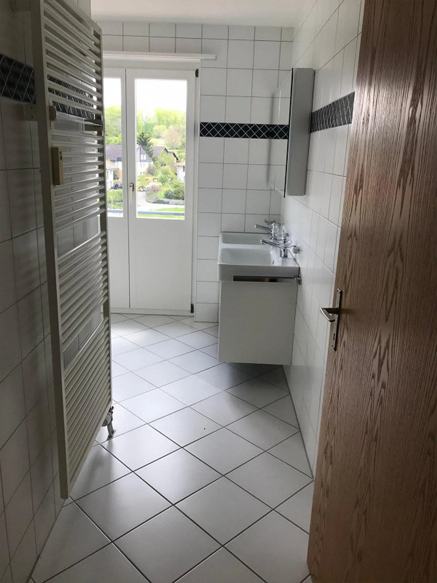 Appartement 4.5 pièces avec balcon, vue, 2 salles de bains - Photo 5 sur 11