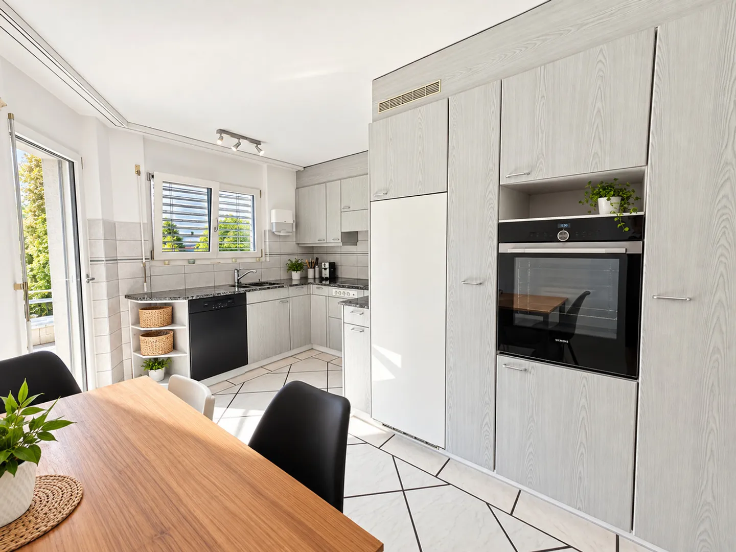 Living like in your own house - Family paradise with exclusive garden - Photo 9 of 13