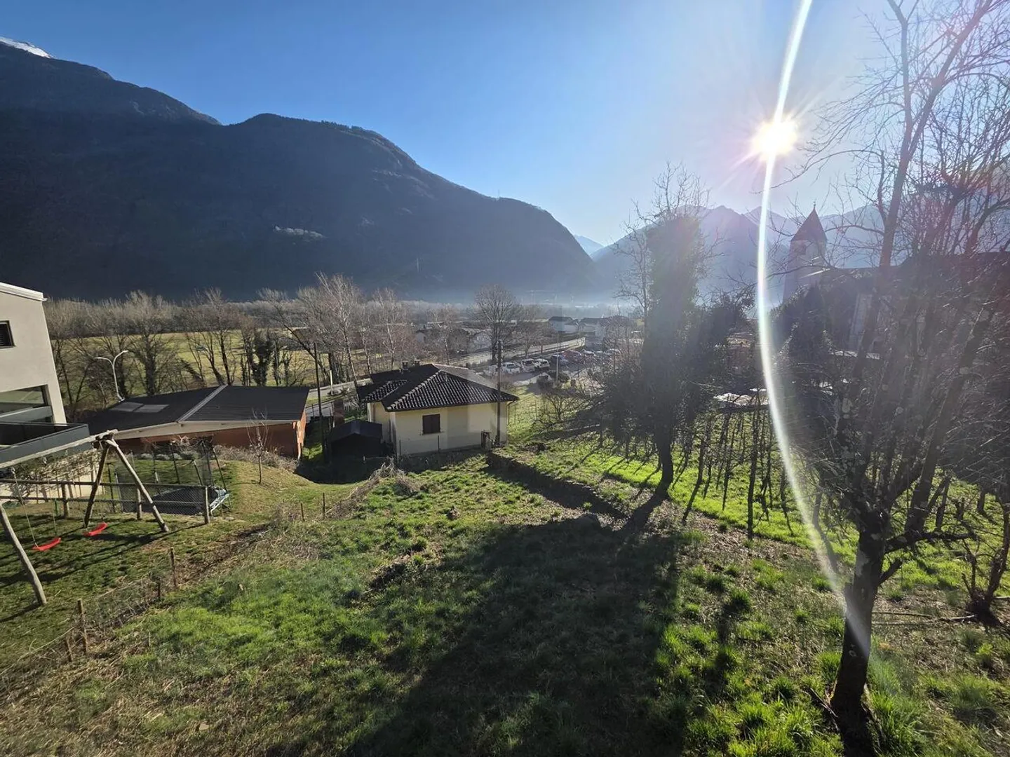 IN RUHIGER UND SONNIGER LAGE MIT AUSSICHT - Foto 1 von 6