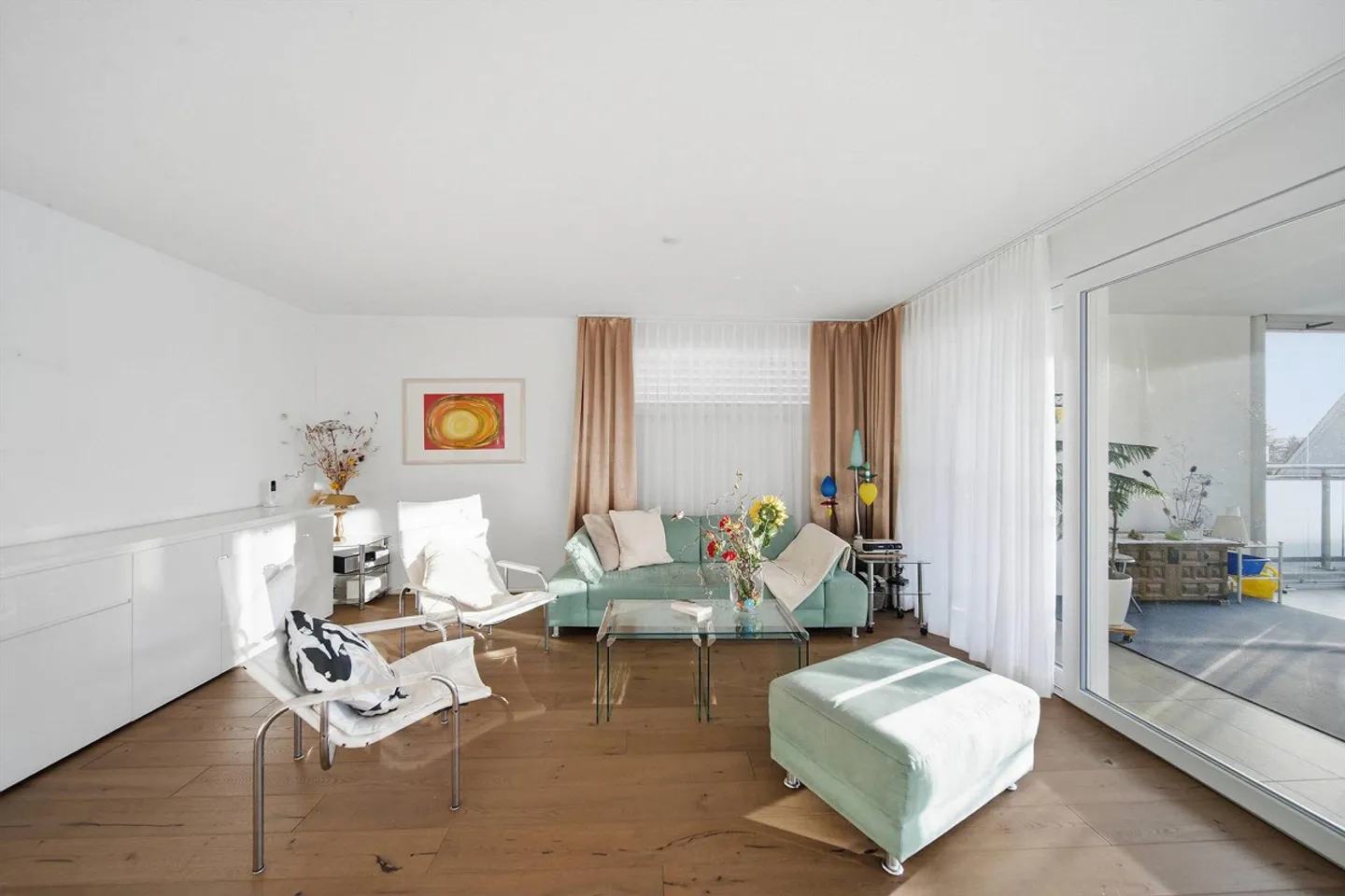 APPARTAMENTO DI PROPRIETÀ QUASI NUOVO DI 4,5 STANZE CON GIARDINO D'INVERNO - Foto 3 di 5