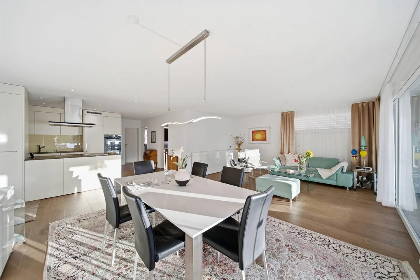 APPARTAMENTO DI PROPRIETÀ QUASI NUOVO DI 4,5 STANZE CON GIARDINO D'INVERNO - Foto 4 di 5