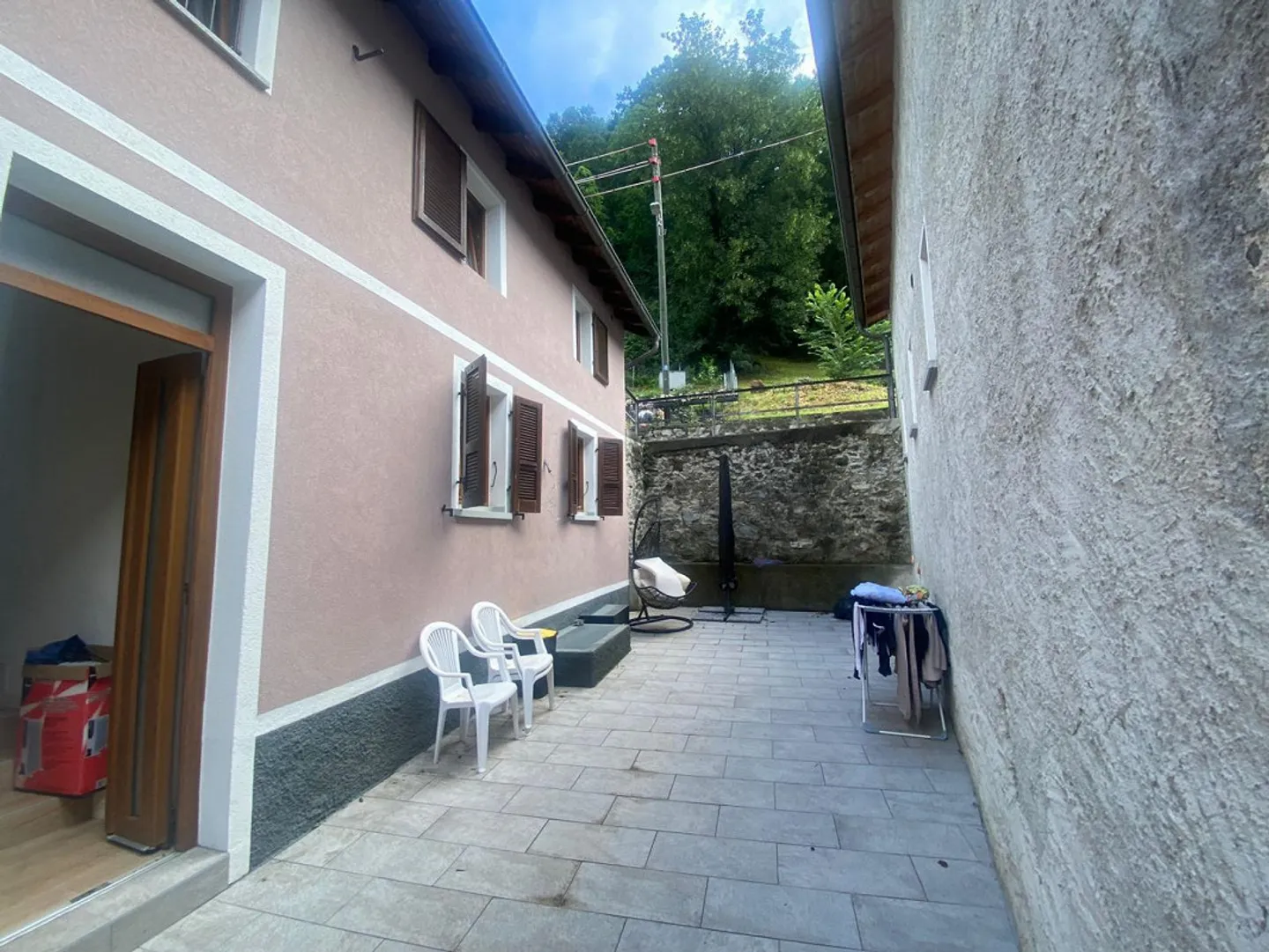 Casa plurifamiliare con 5 appartamenti 2x2 e 3x3 stanze - Foto 10 di 17